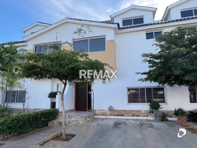 Townhouse en Sector Isla Dorada, Maracaibo – 5