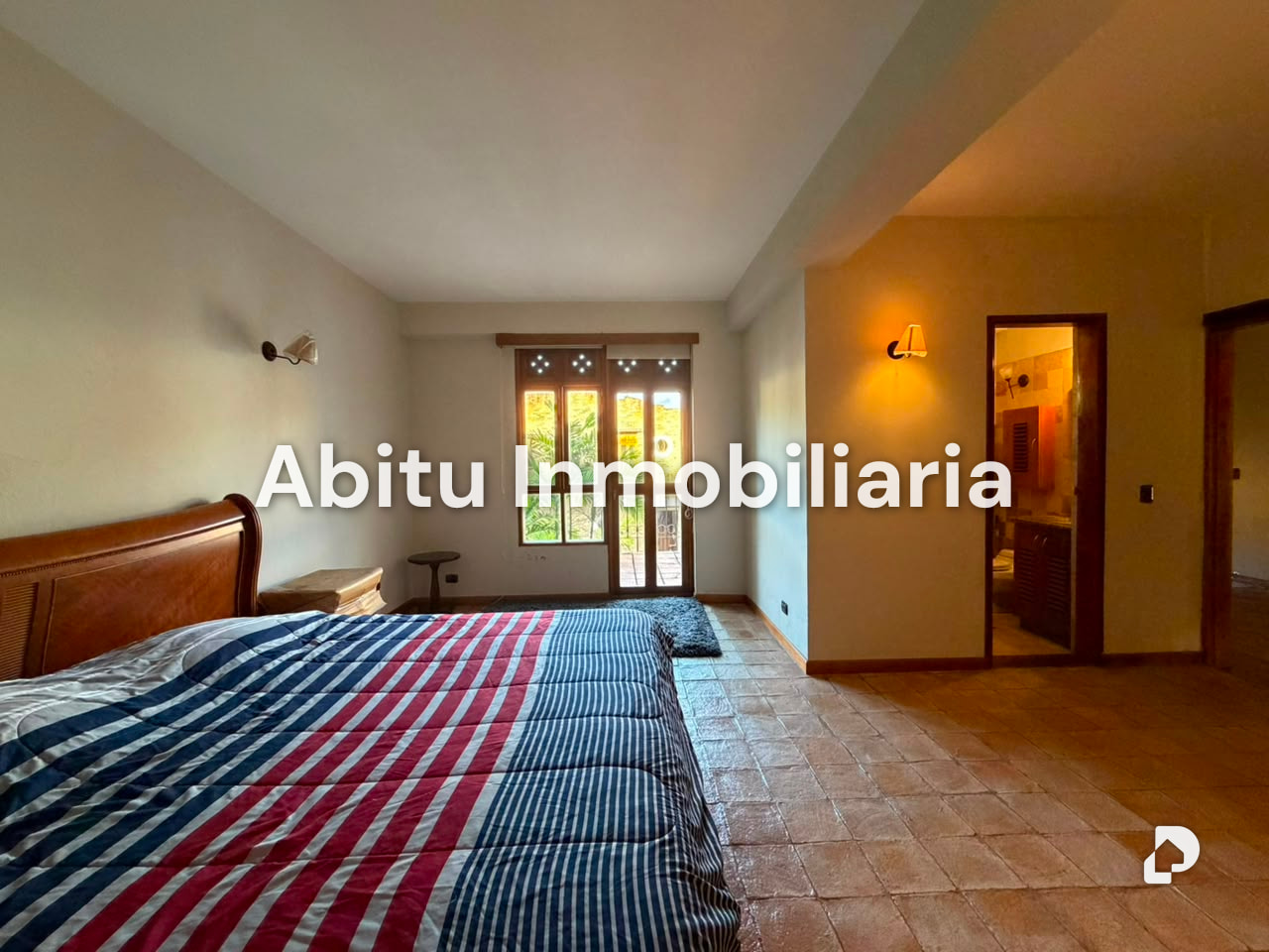 Casa en La Floresta, Caracas – 15