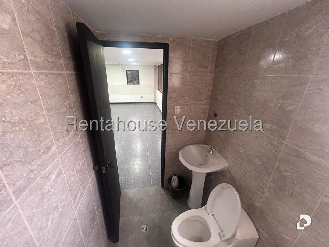 Local comercial en Las Mercedes, Caracas – 14