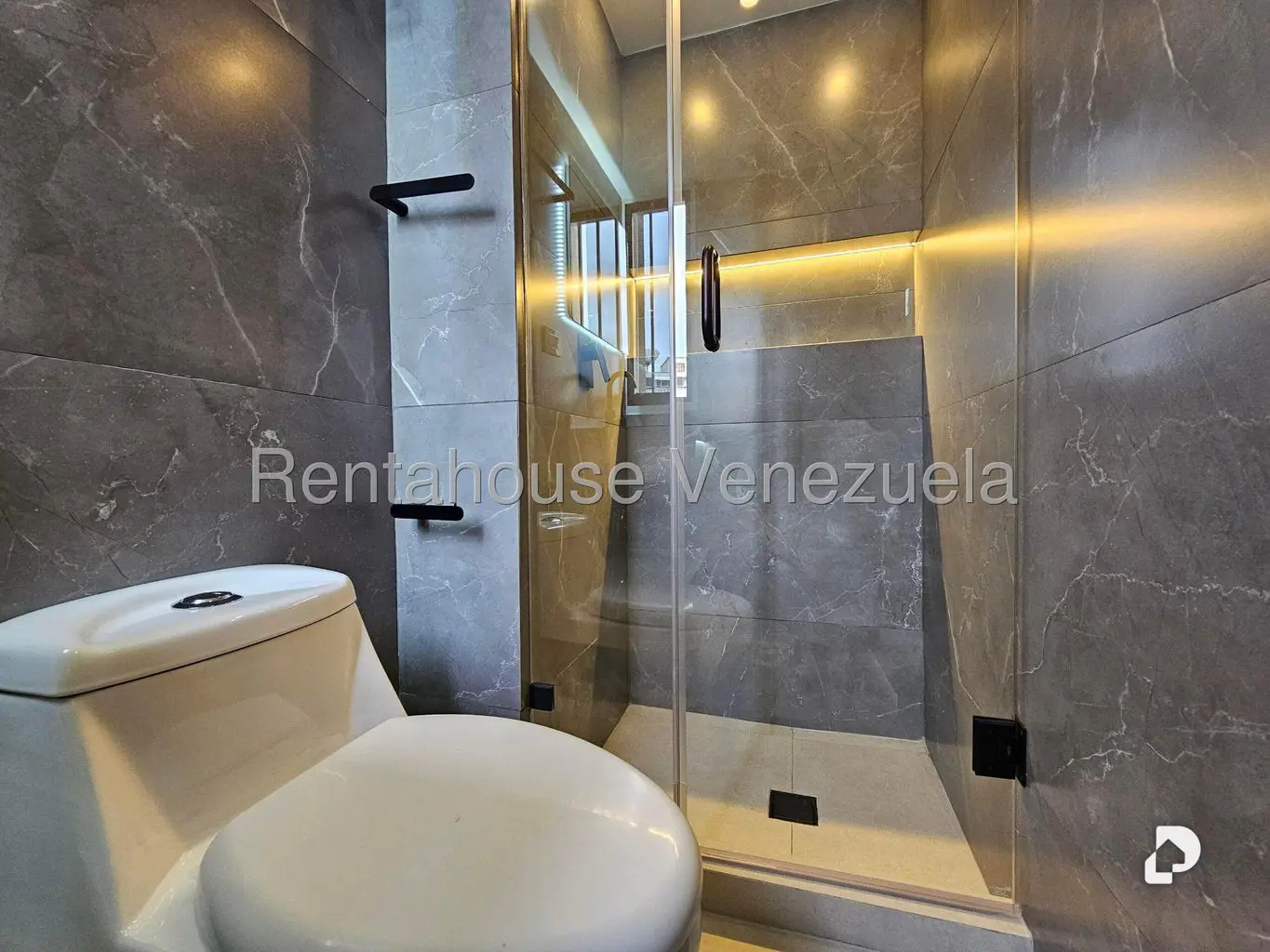 Apartamento en Santa Fe Norte, Caracas – 15