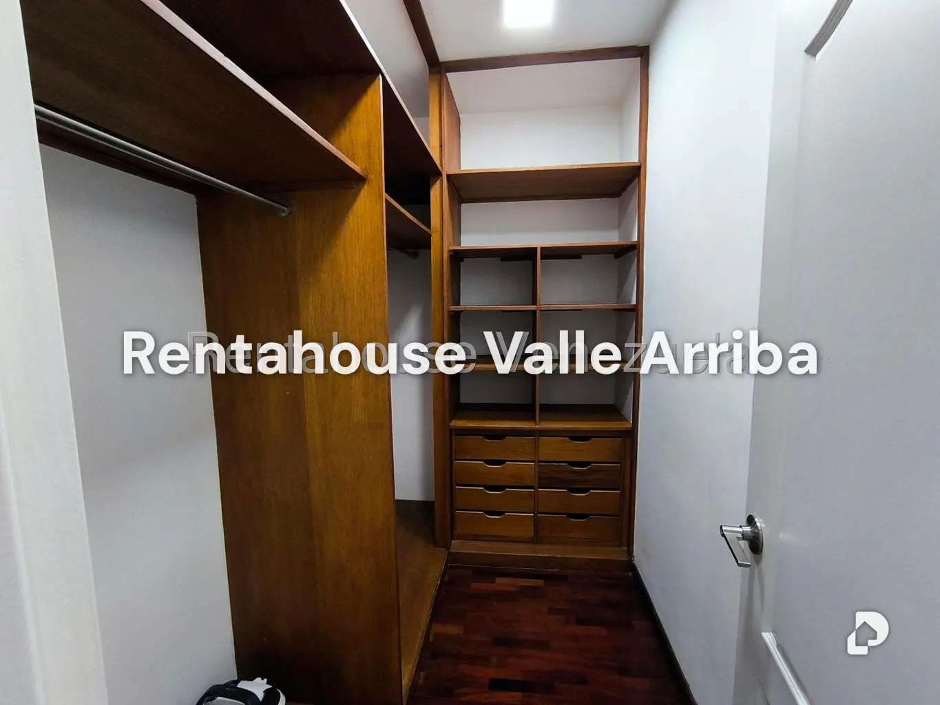 Apartamento en Santa Fe Norte, Caracas – 28