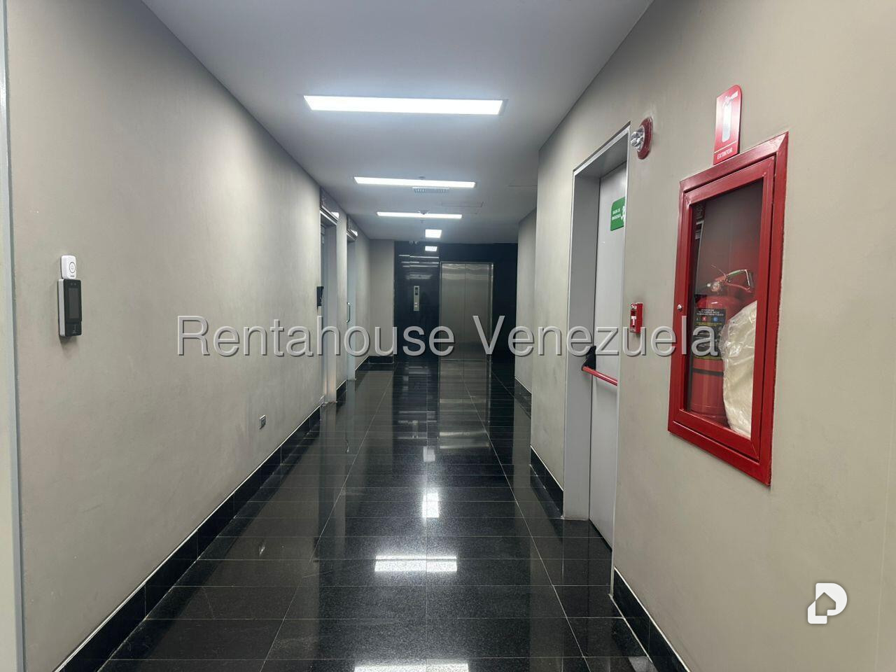 Oficina en Las Mercedes, Caracas