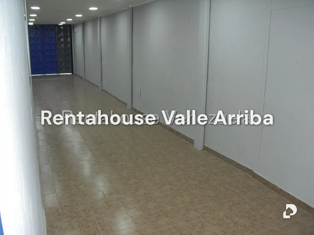 Local comercial en La Trinidad, Caracas – 17