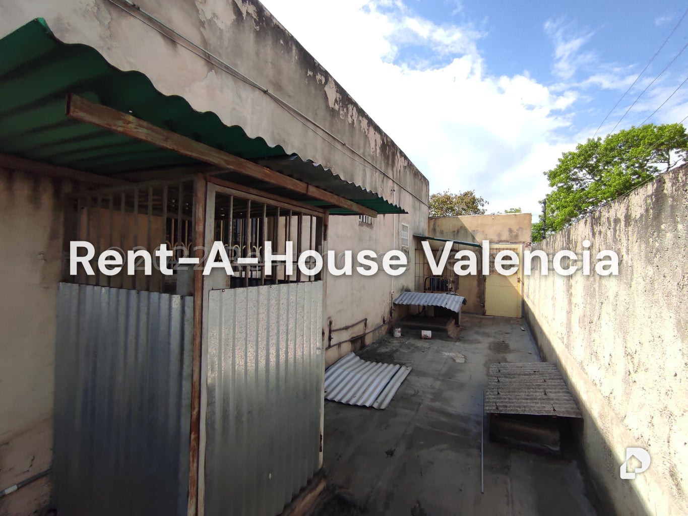 Commercial space in Parque Valencia, Valencia – 144