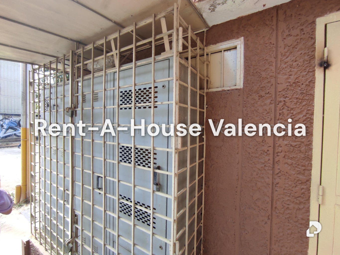 Commercial space in Parque Valencia, Valencia – 175