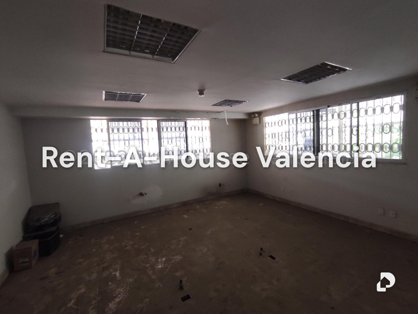 Commercial space in Parque Valencia, Valencia – 123