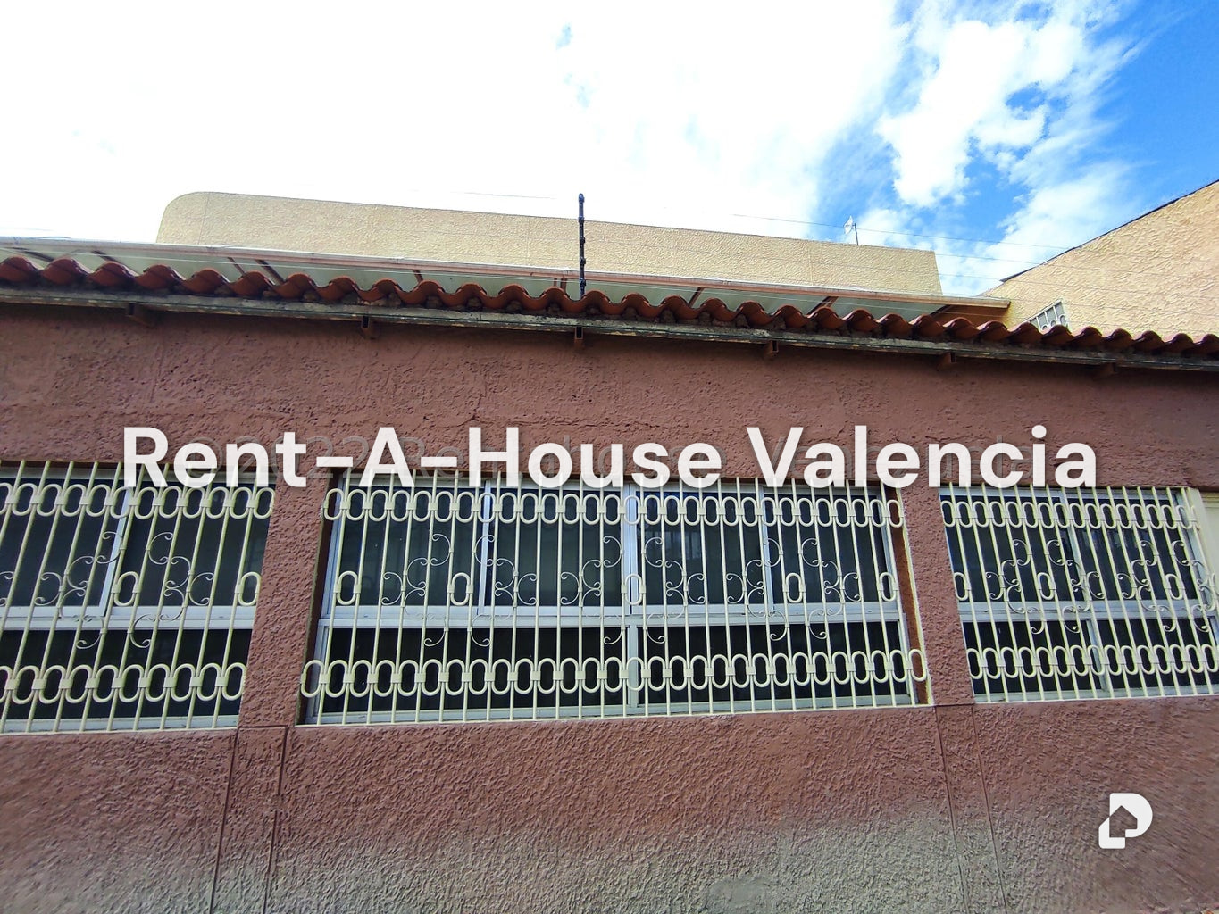 Commercial space in Parque Valencia, Valencia – 202