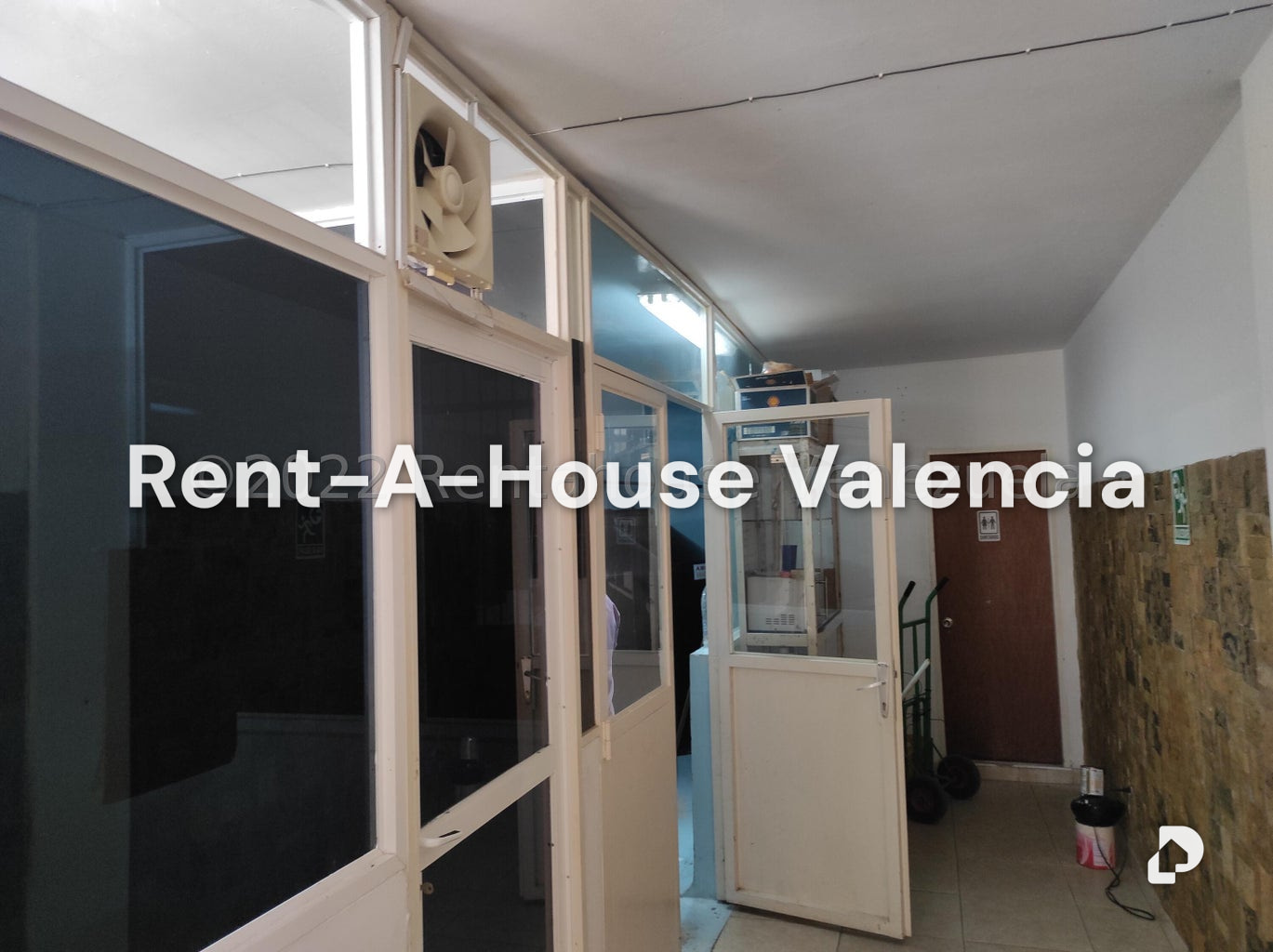 Commercial space in Parque Valencia, Valencia – 159