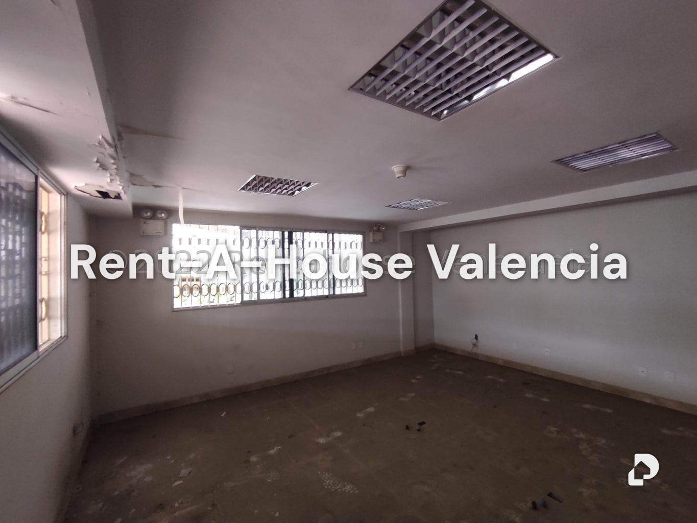 Commercial space in Parque Valencia, Valencia – 125