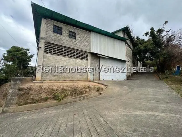 Warehouse in Caracas - 1