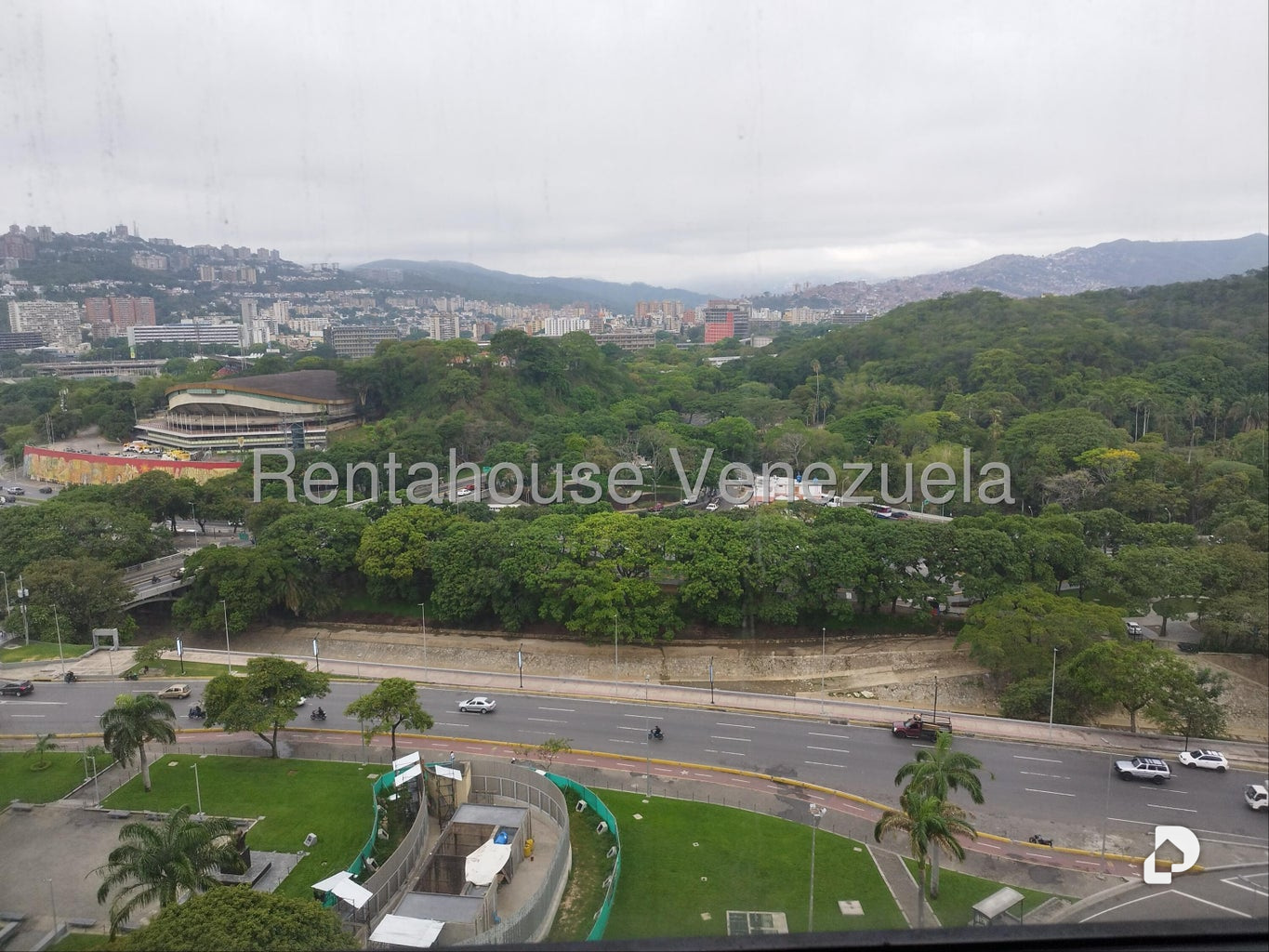 Oficina en Plaza Venezuela, Caracas – 9