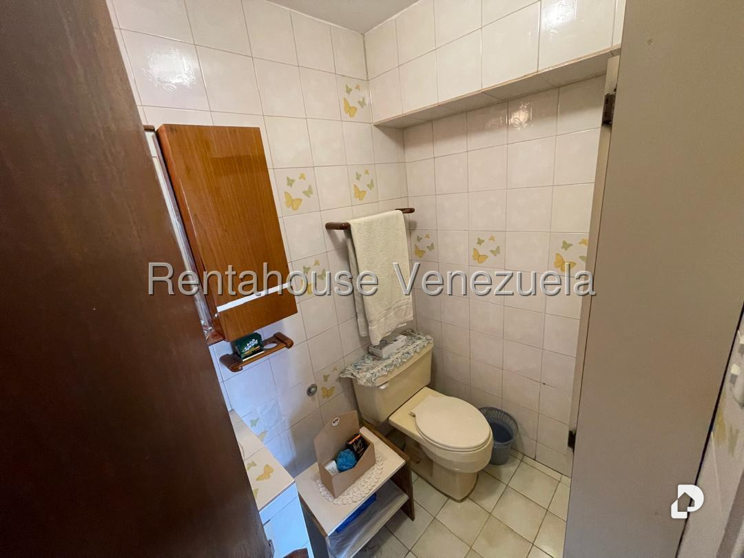 Apartamento en Parroquia Santa Rosalía, Caracas – 11