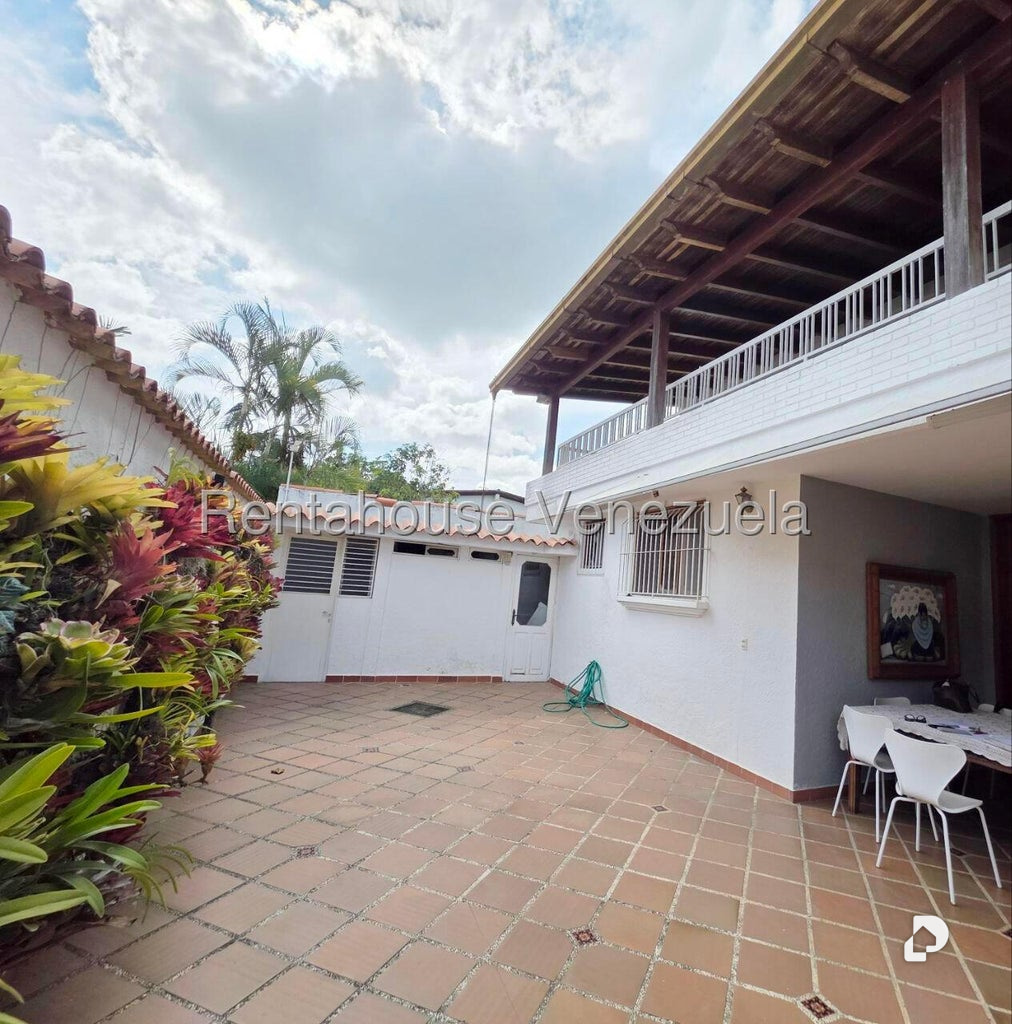 Casa en Lomas de La Lagunita, Caracas – 25