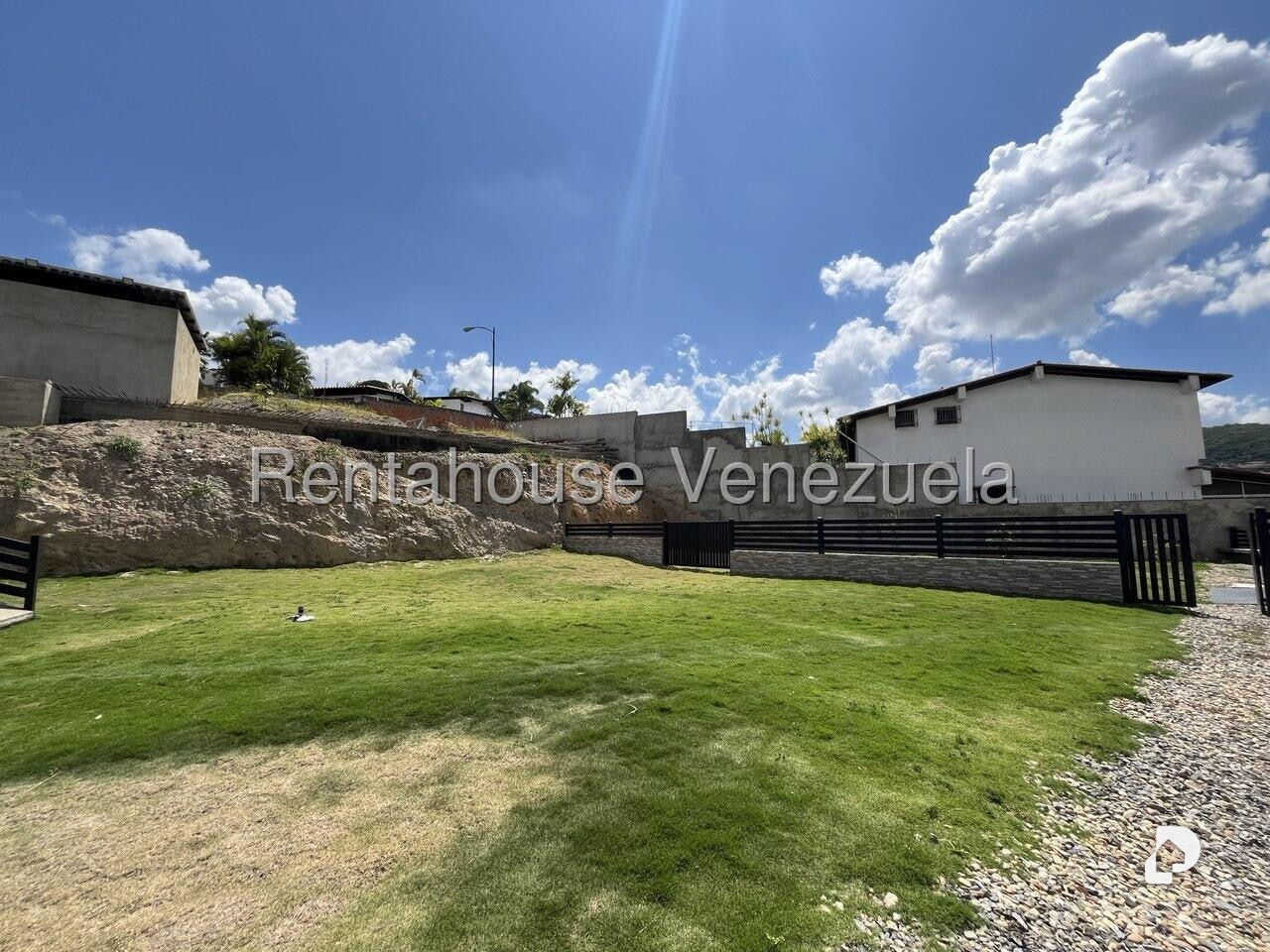 Terreno en Prados del Este, Caracas – 9