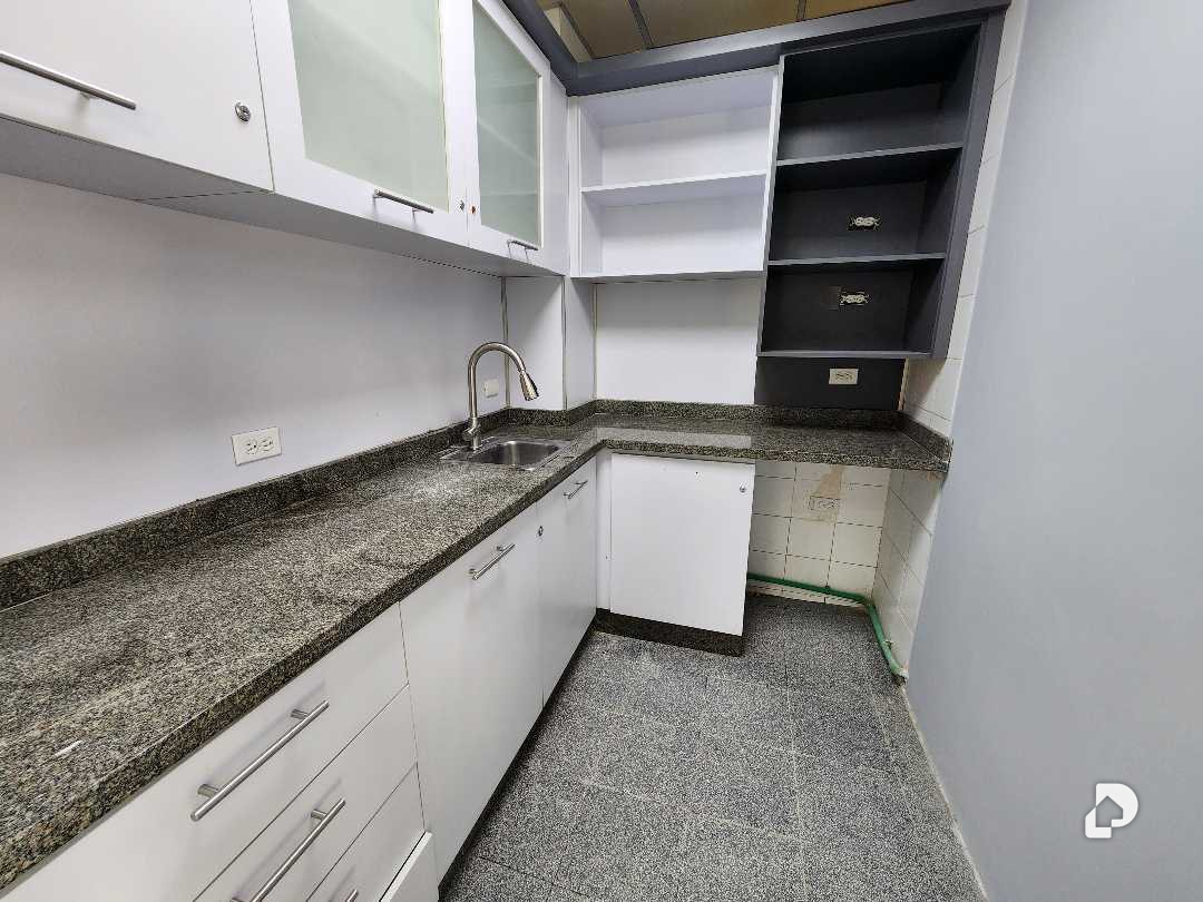 Oficina en Bello Campo, Caracas – 13
