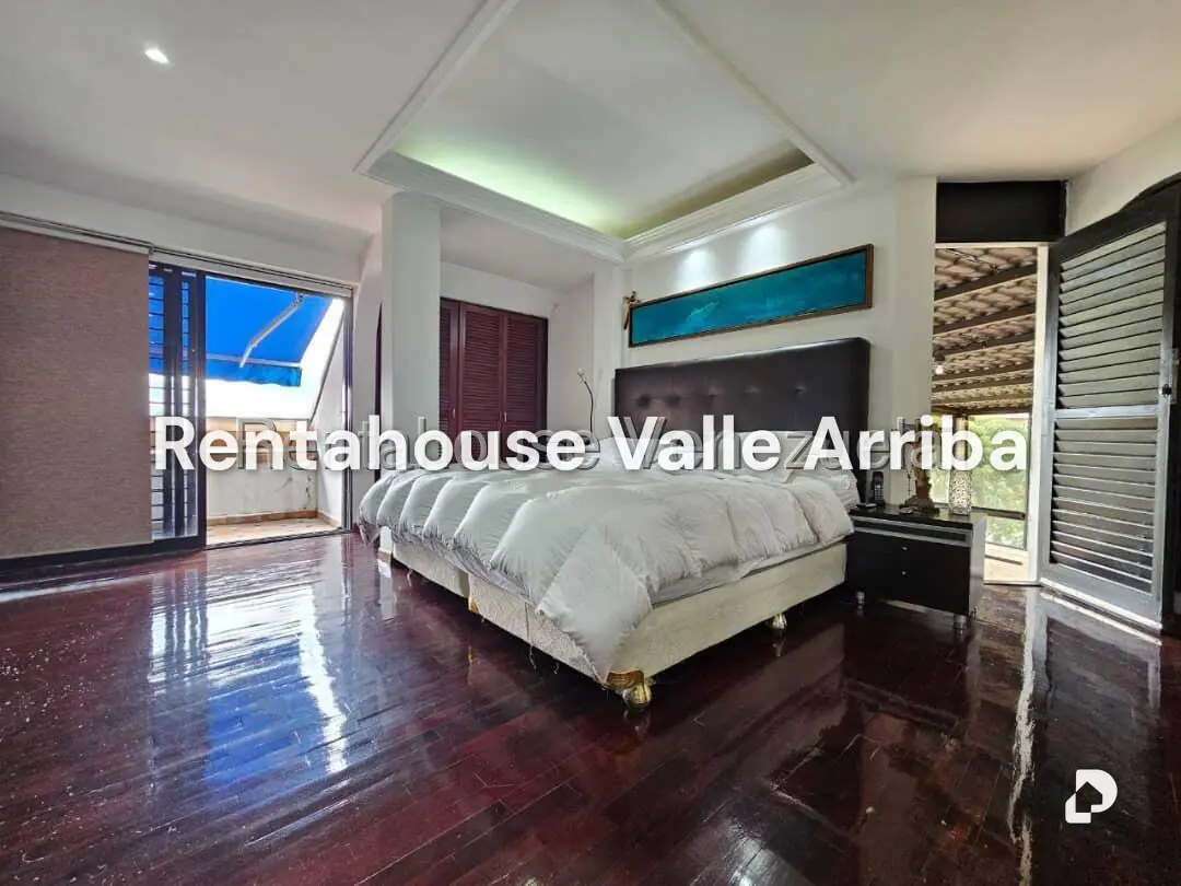 Casa en Lomas de La Lagunita, Caracas – 28