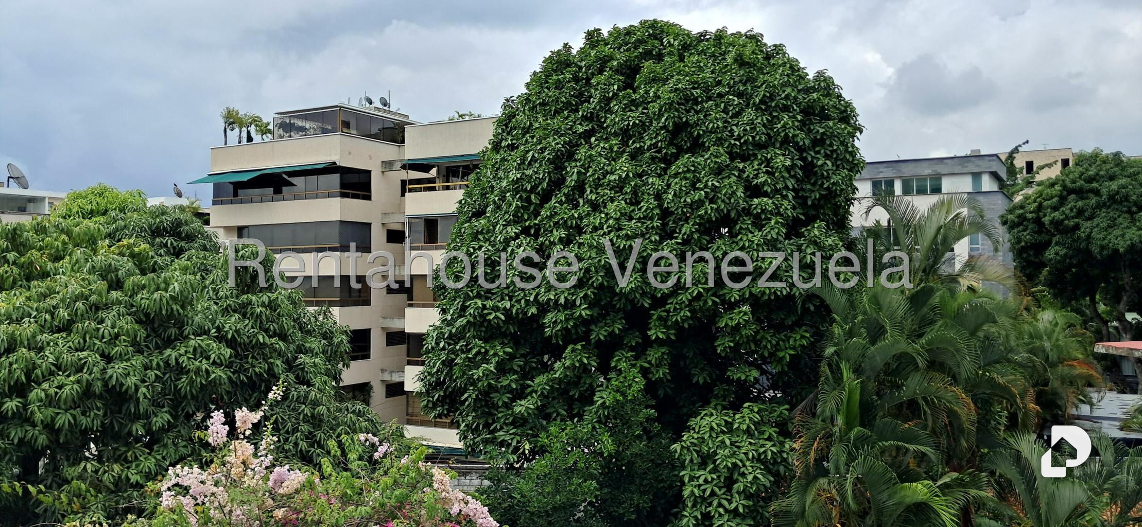 Casa en Altamira, Caracas – 21