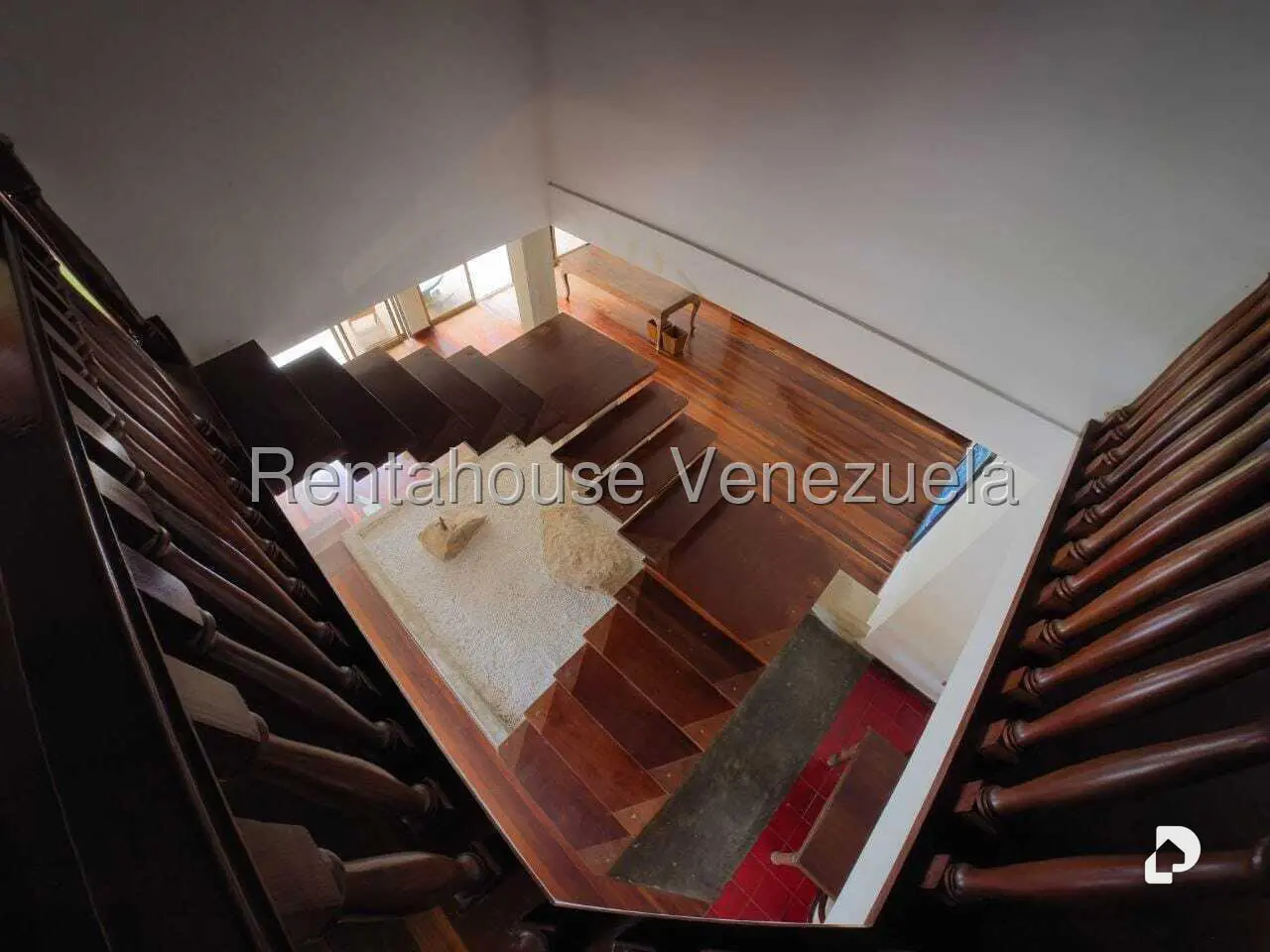 Casa en Oripoto, Caracas – 25