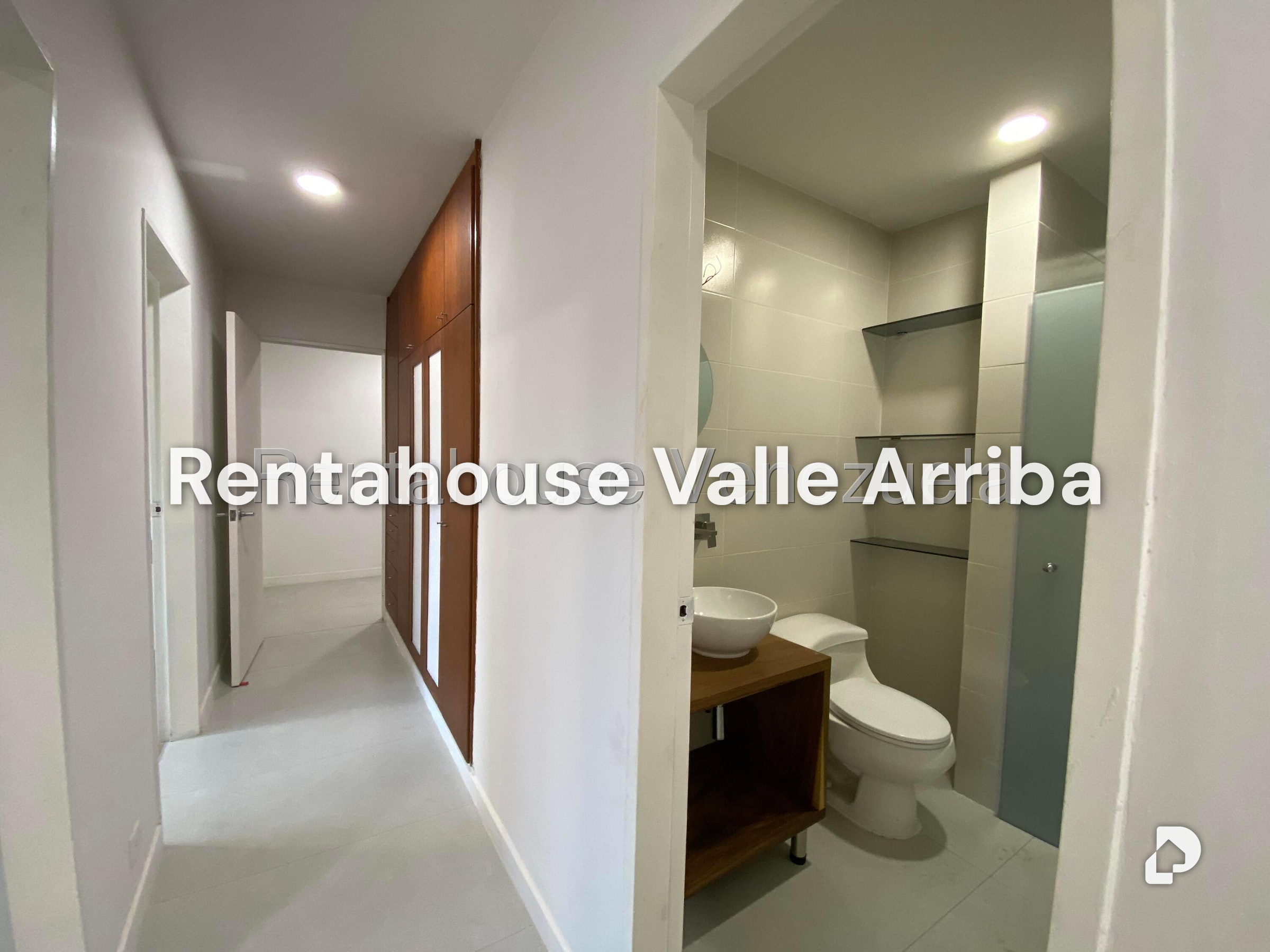 Apartamento en Los Palos Grandes, Caracas – 19