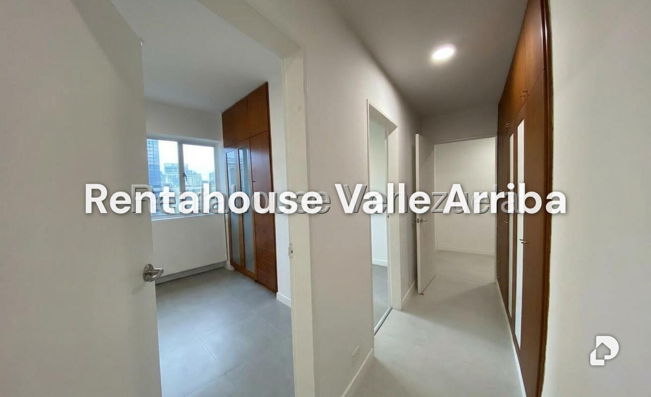 Apartamento en Los Palos Grandes, Caracas – 18