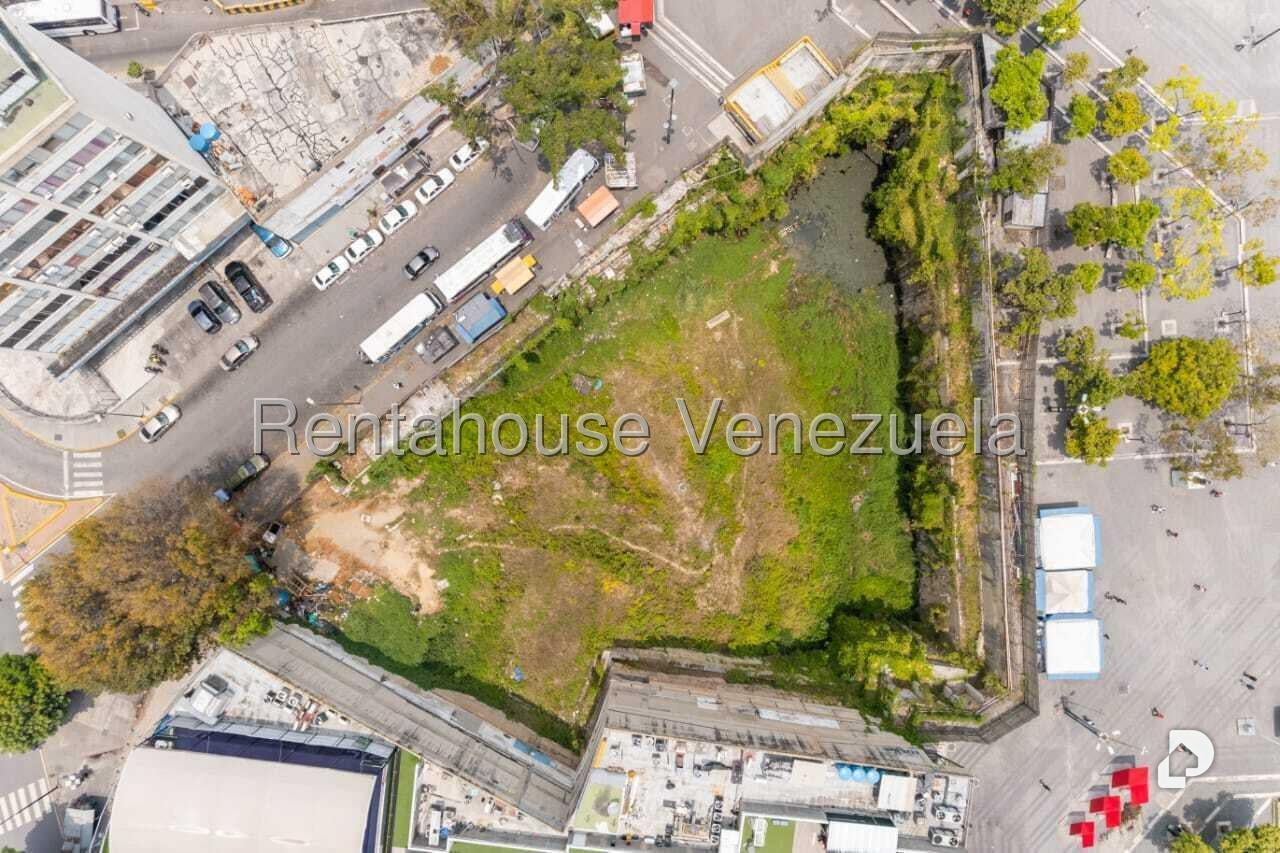 Terreno en El Rosal, Caracas – 2