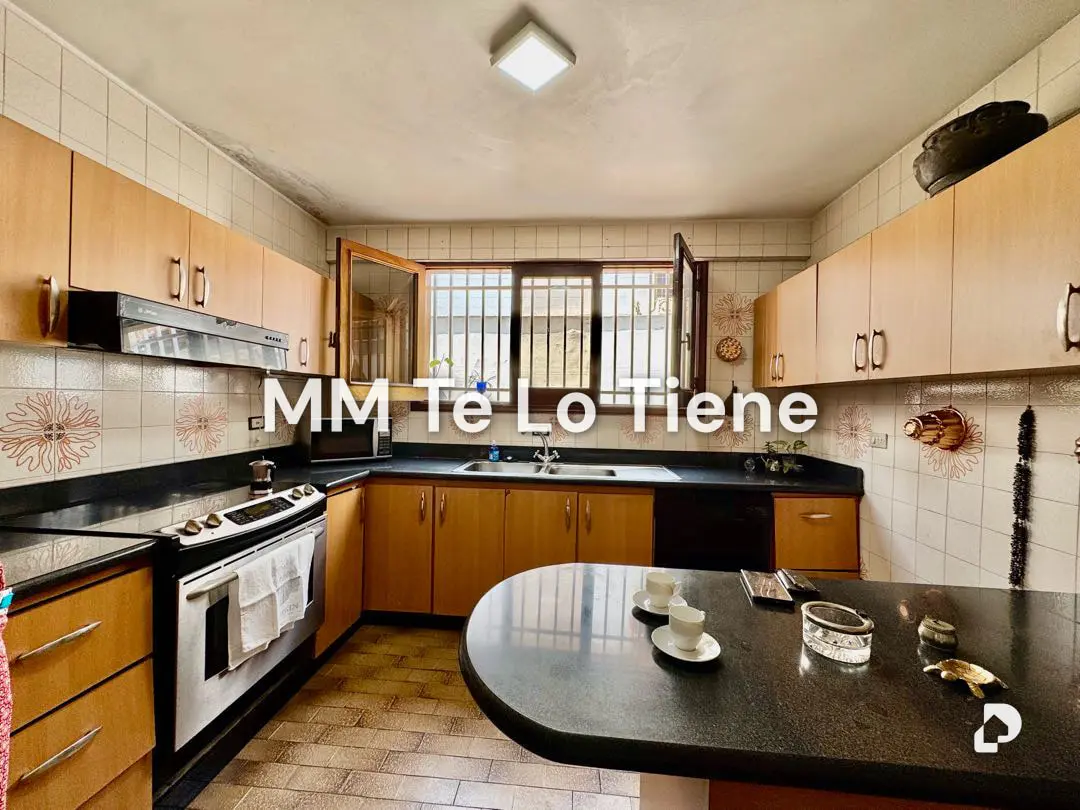 House in Colinas de Tamanaco, Caracas – 13