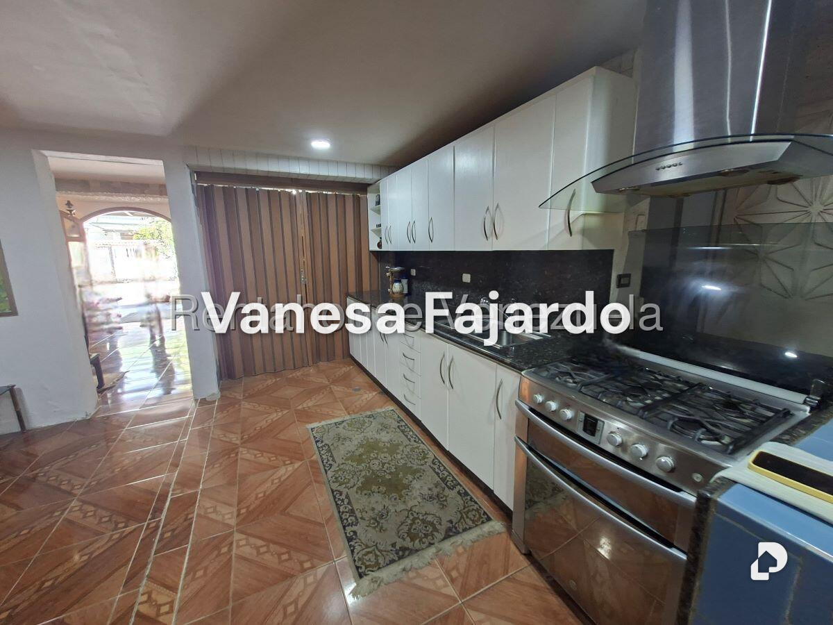 Casa en La Rosaleda, San Antonio de Los Altos – 12