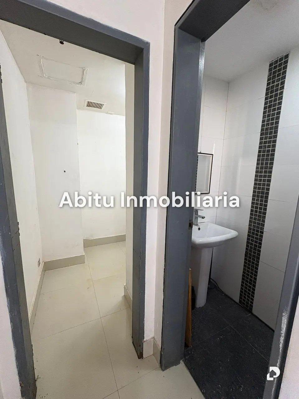 Local comercial en Macaracuay, Caracas – 12