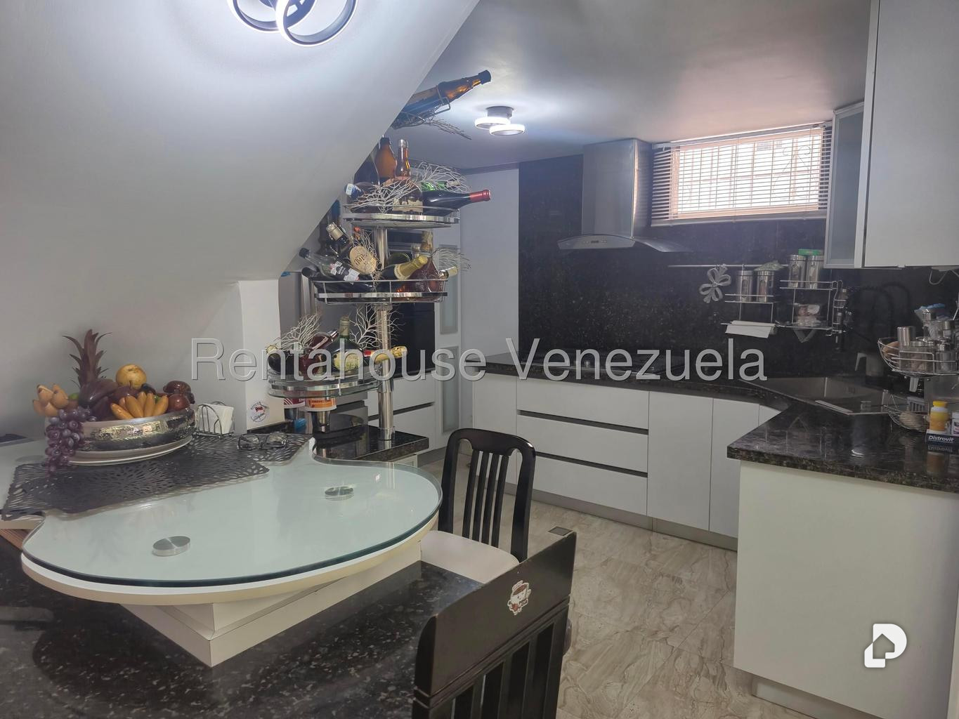 Casa en Cumbres de Curumo, Caracas – 16