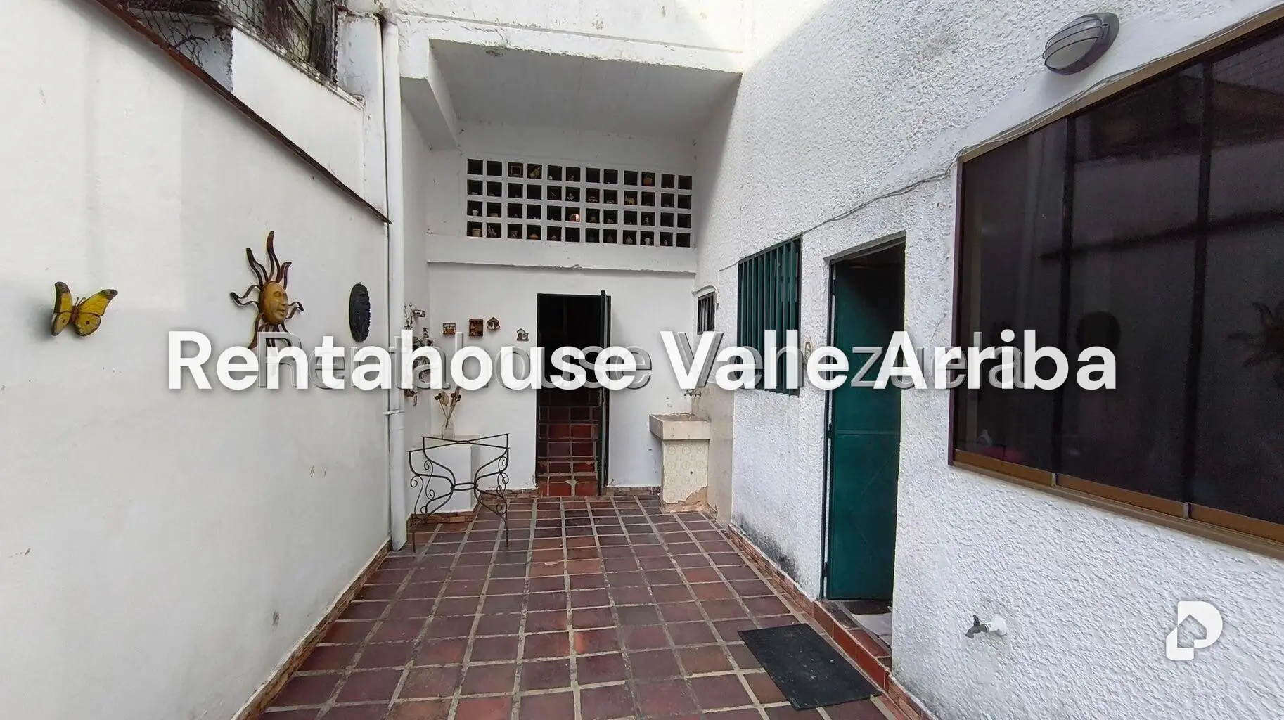 Casa en Lomas De La Trinidad, Caracas – 29