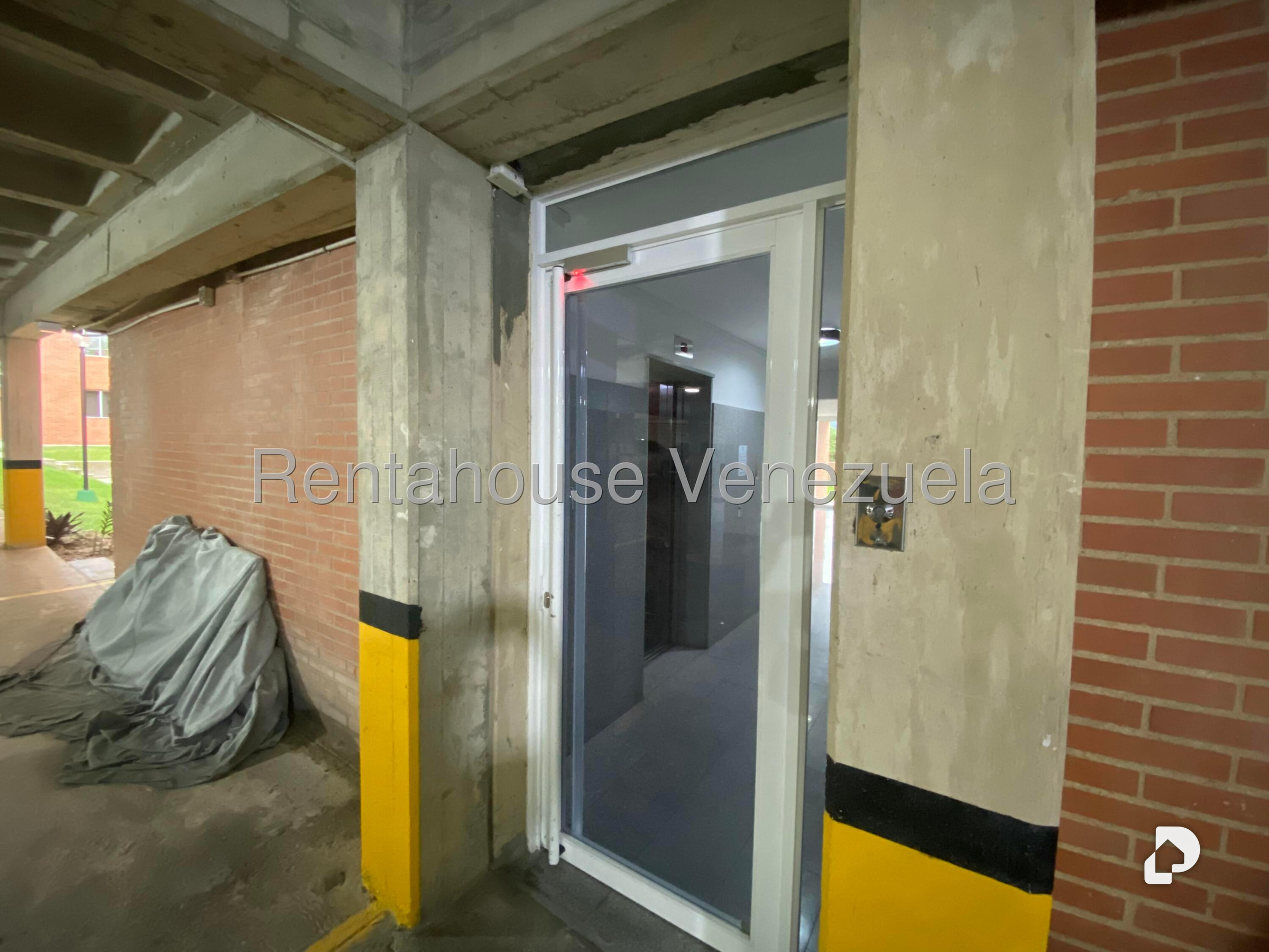 Apartamento en Colinas de La Tahona, Caracas – 24