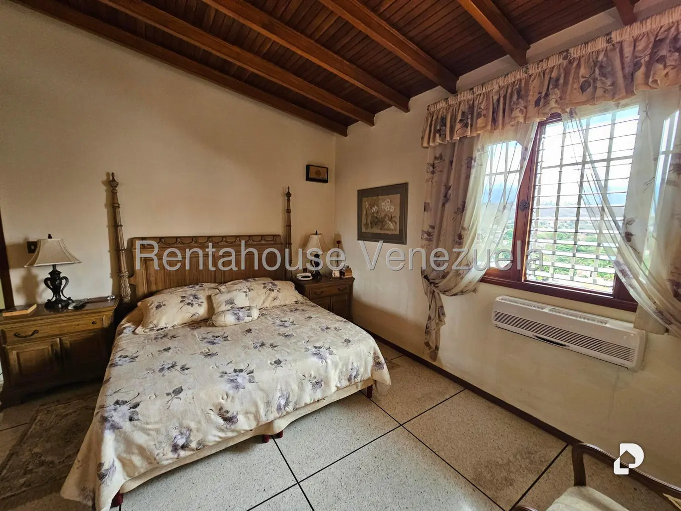 House in Prados del Este, Caracas – 22