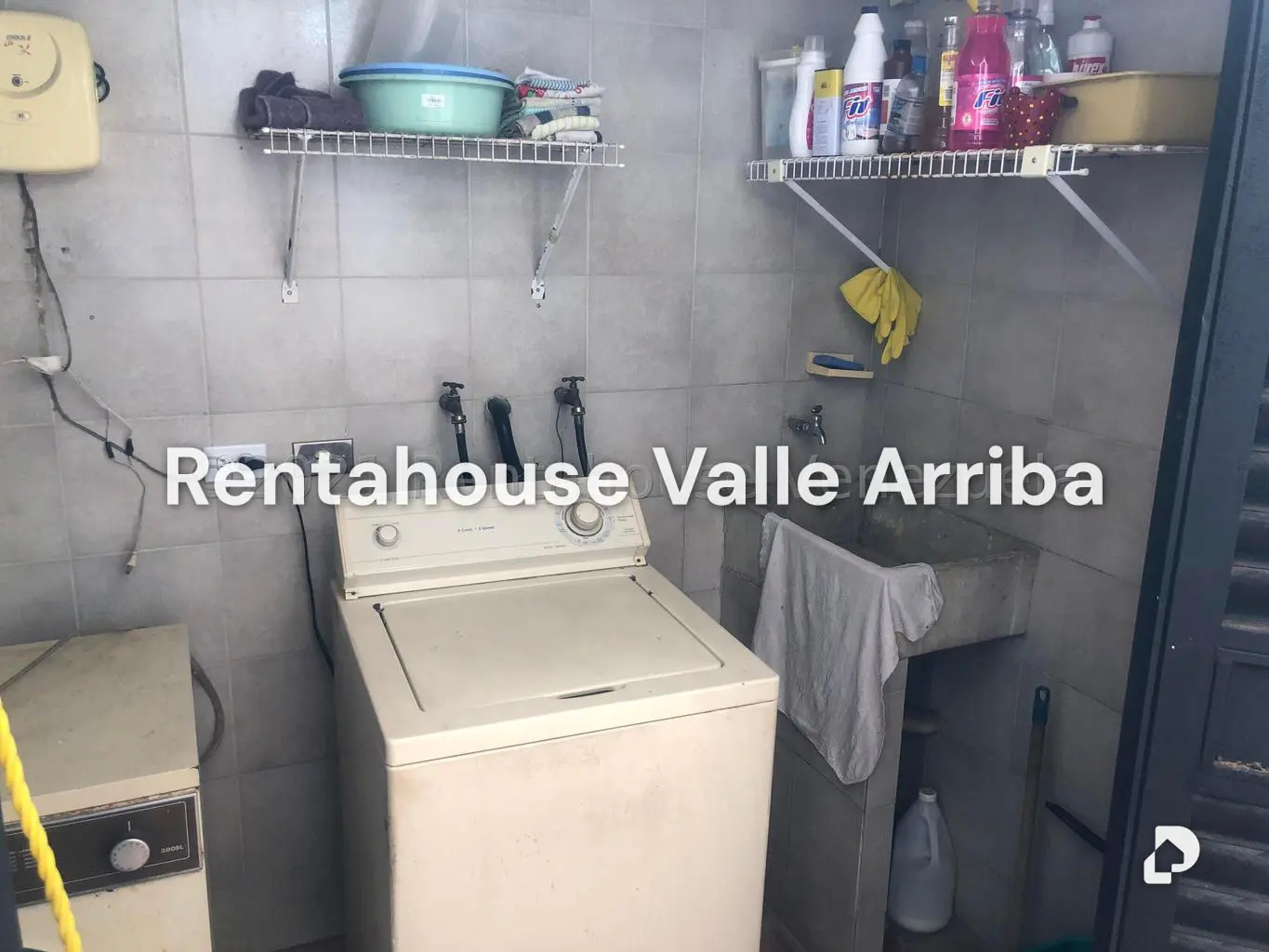 Casa en El Hatillo, Caracas – 25