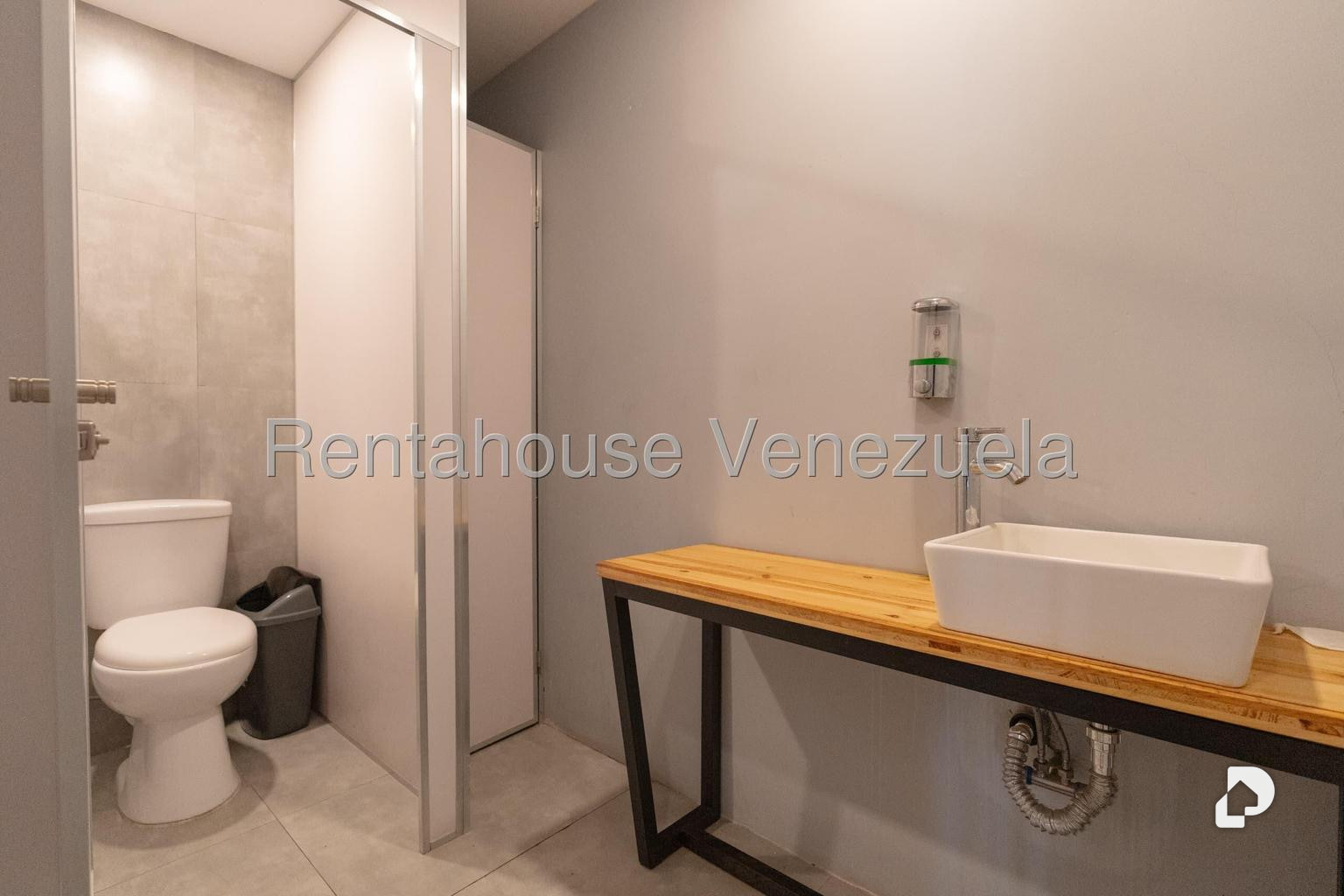 Local comercial en El Hatillo, Caracas – 25
