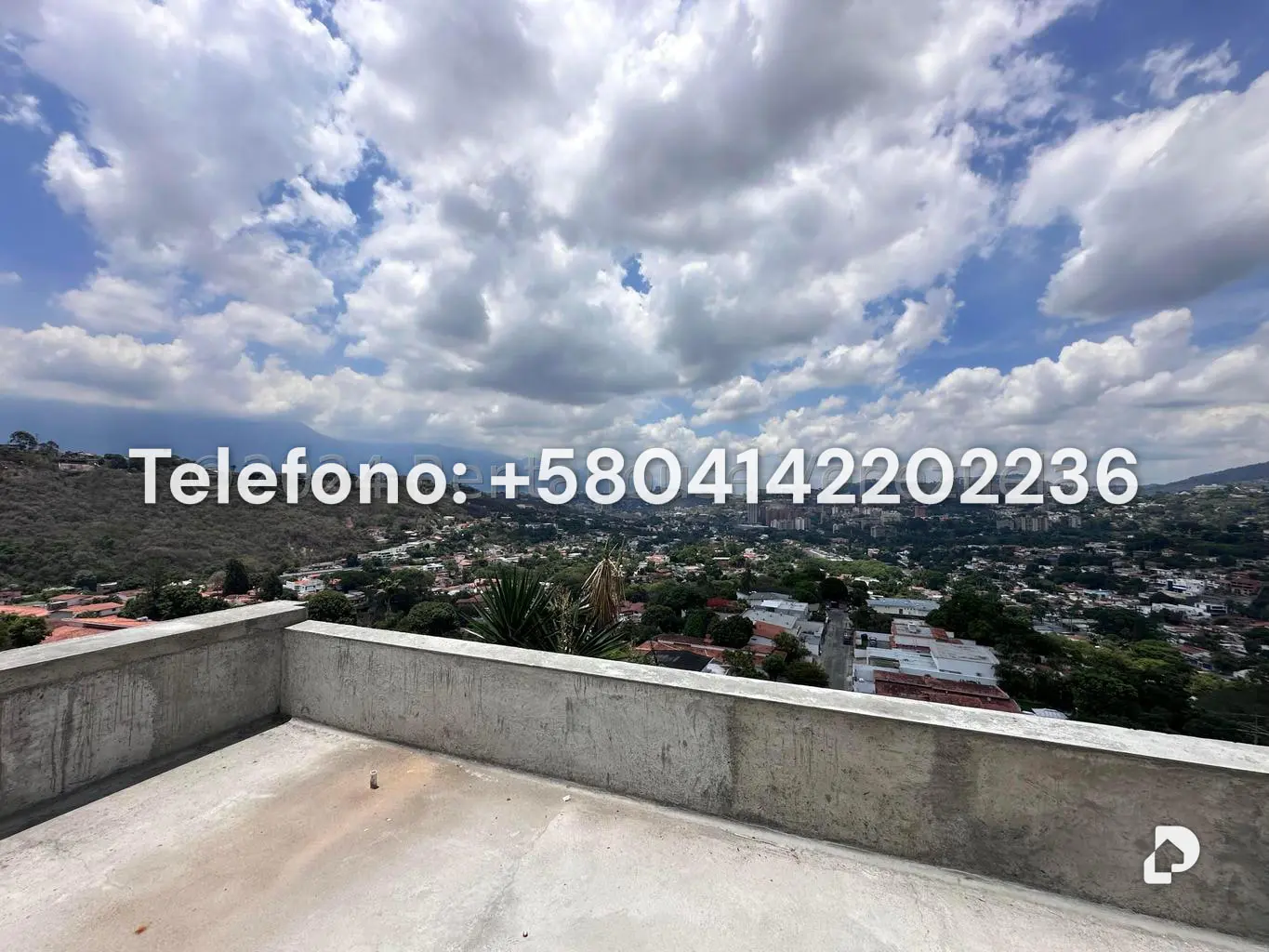 Casa en Prados del Este, Caracas – 25