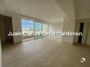 Apartamento en Lomas de Las Mercedes, Caracas – 12
