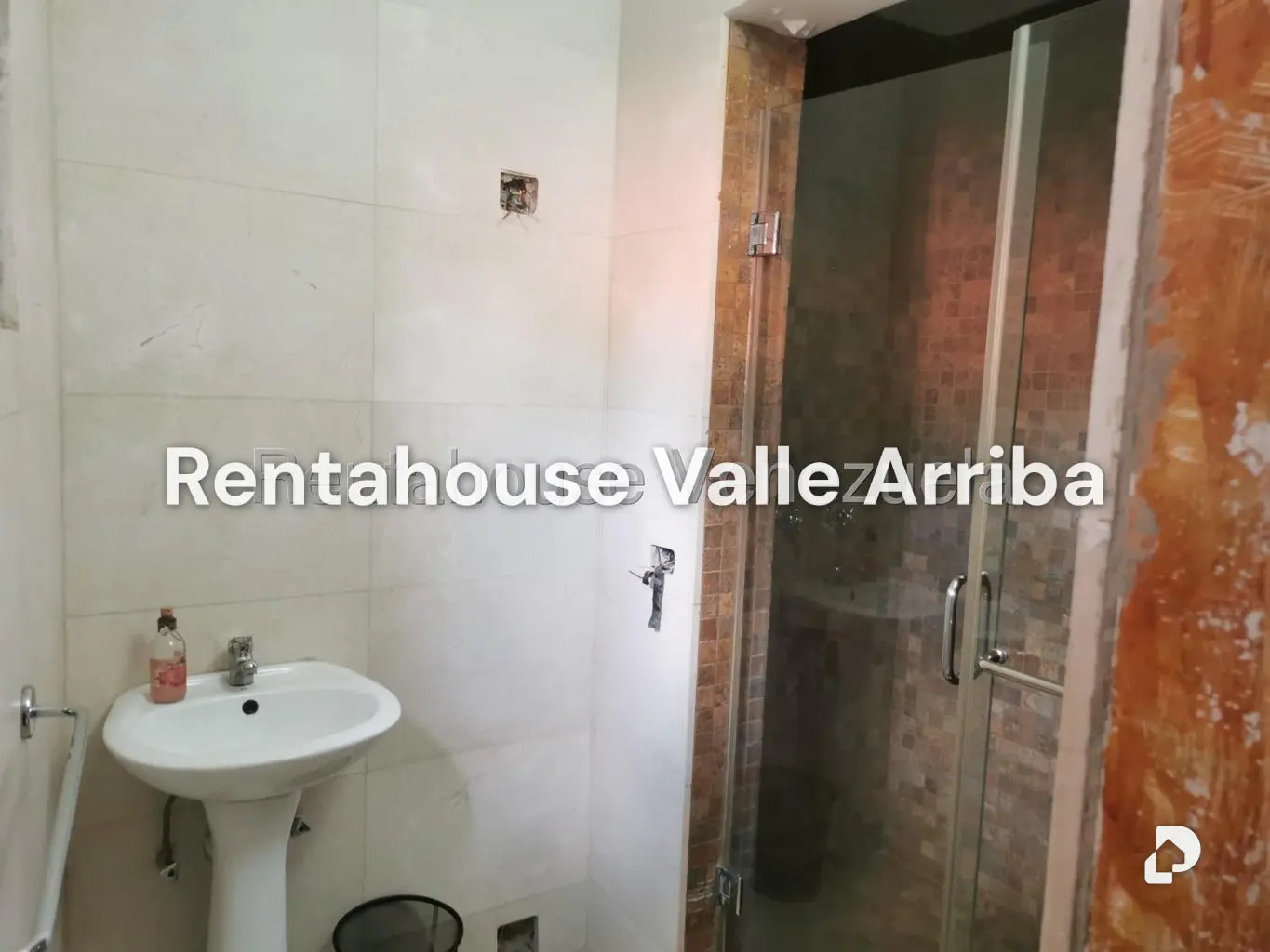 Anexo en Cumbres de Curumo, Caracas – 17