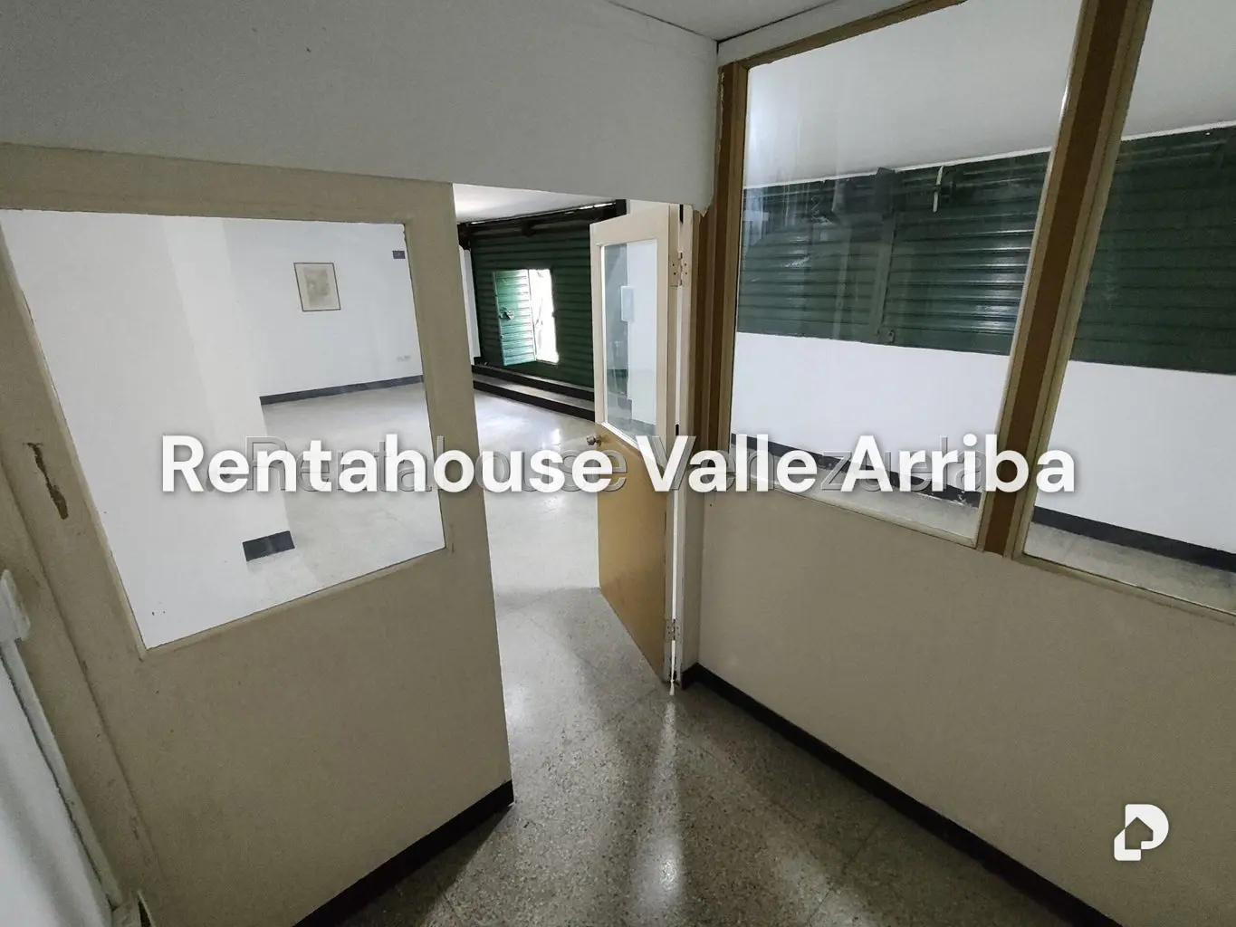 Local comercial en Montecristo, Caracas – 12