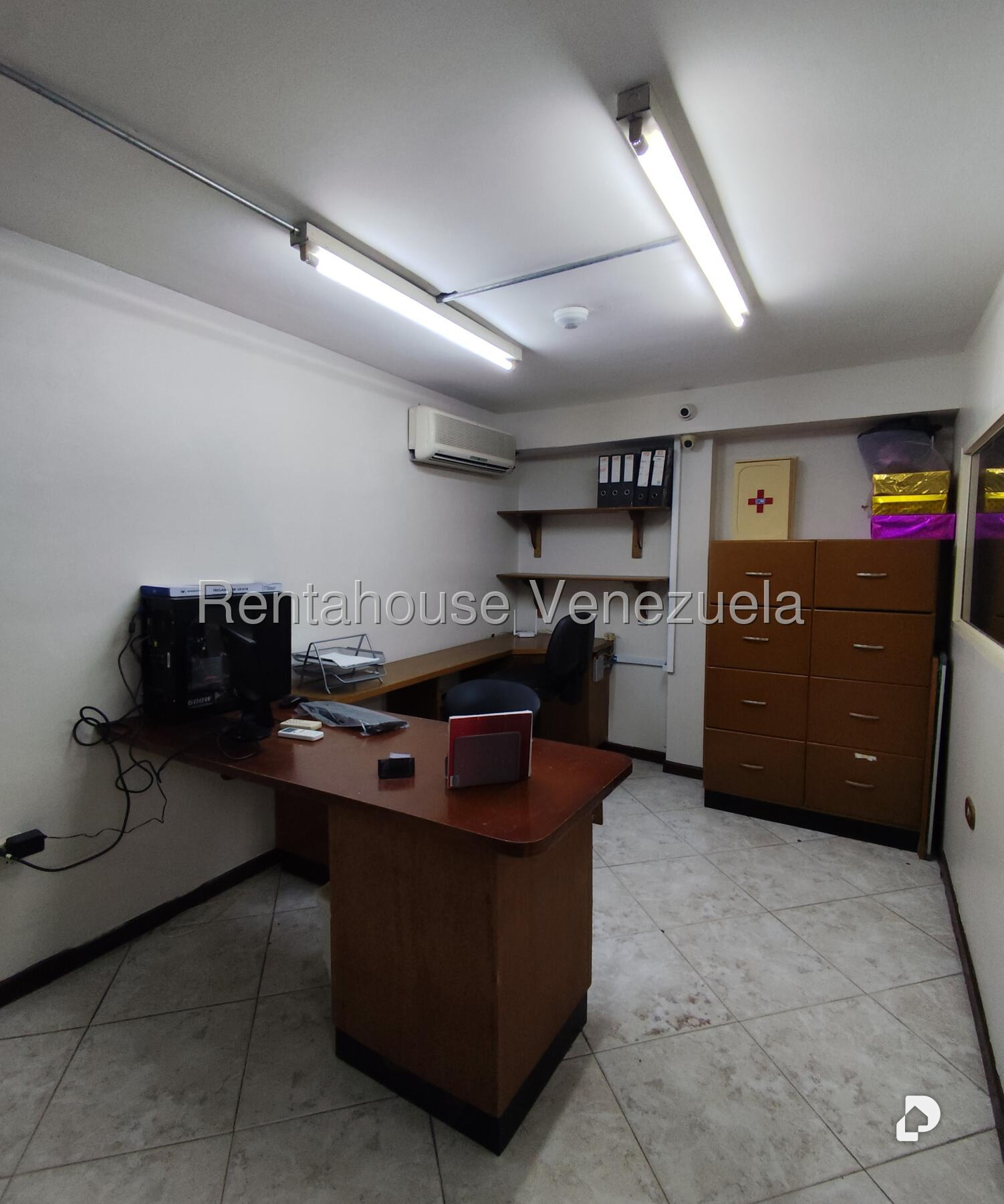 Local comercial en Parroquia Catedral, Caracas – 12
