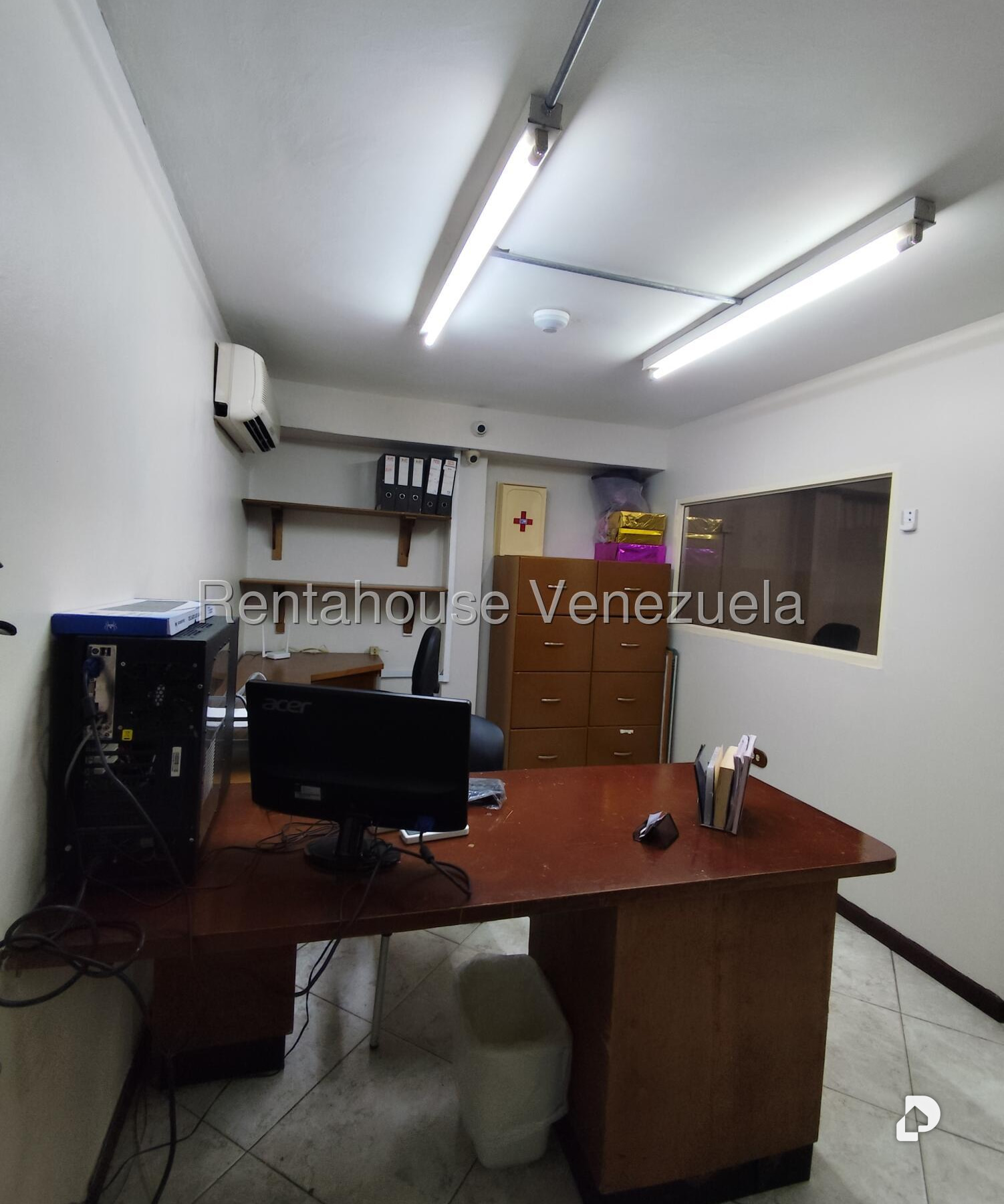 Local comercial en Parroquia Catedral, Caracas – 13