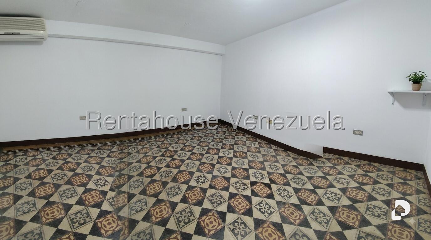 Local comercial en Parroquia Catedral, Caracas – 25