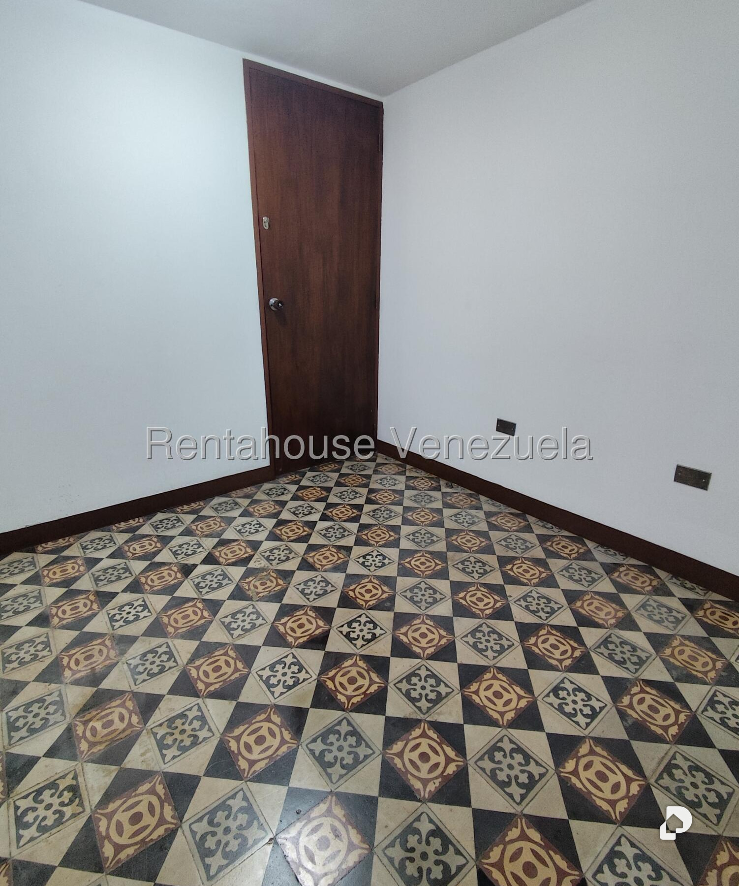 Local comercial en Parroquia Catedral, Caracas – 28
