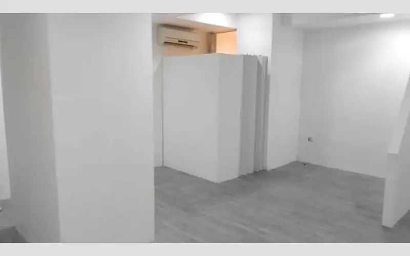 Commercial space in El Cafetal, Caracas - 1