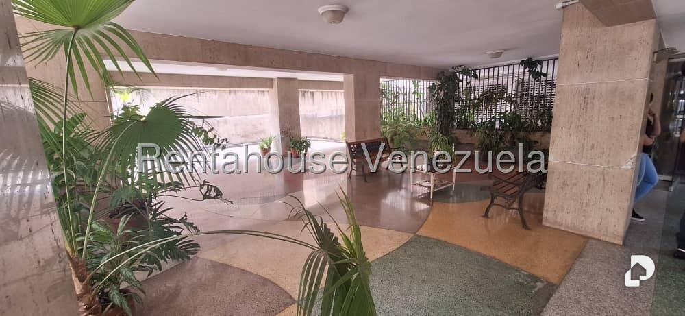 Apartamento en Los Palos Grandes, Caracas – 12