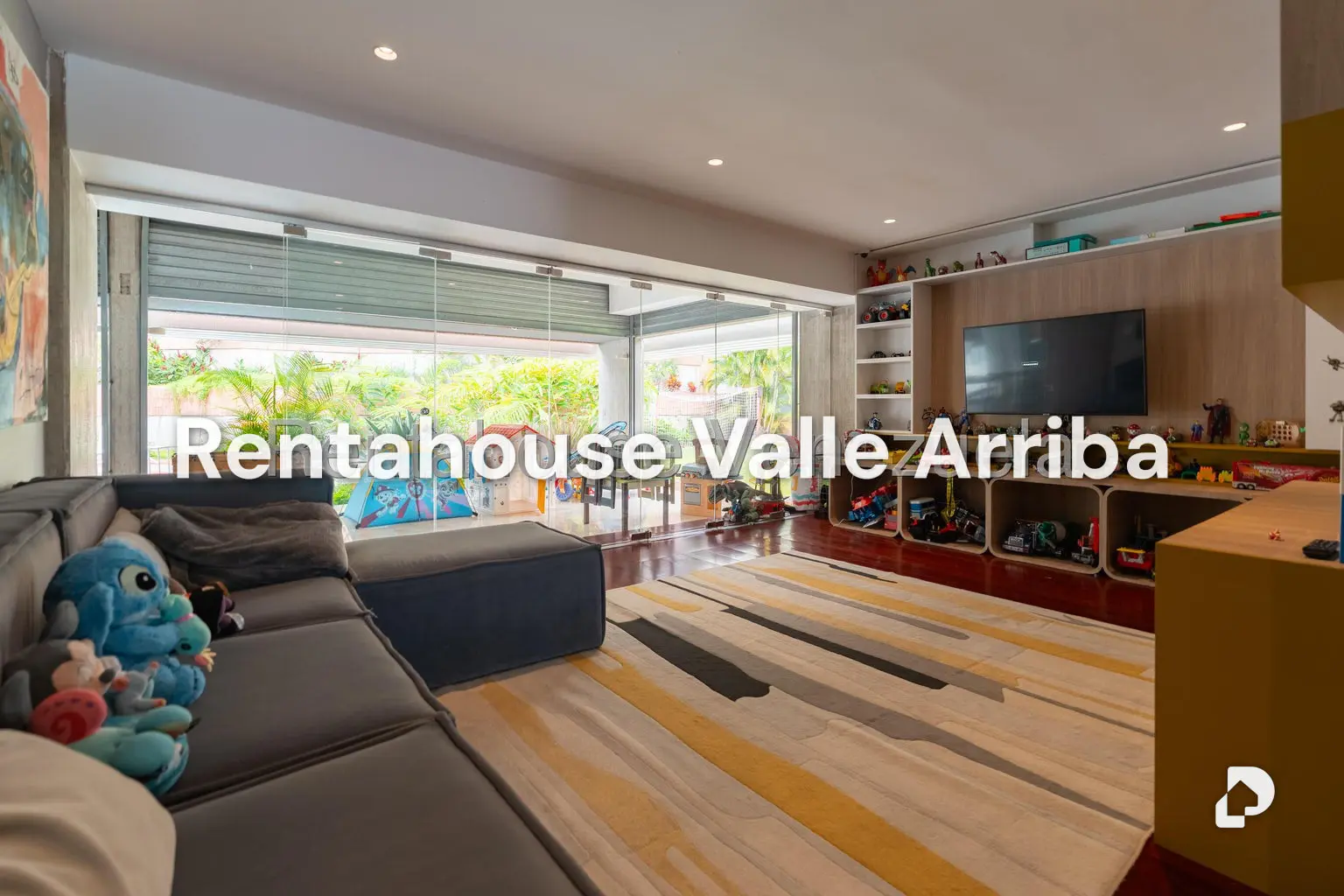 Casa en Cerro Verde, Caracas – 26