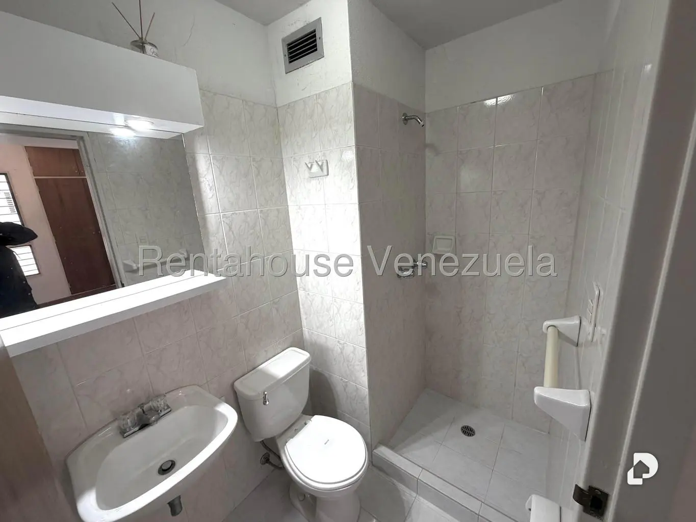 Apartamento en El Cigarral, Caracas – 12