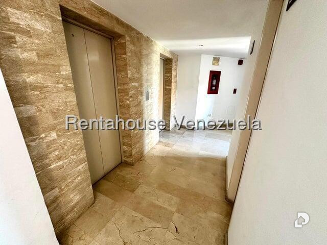 Apartamento en El Rosal, Caracas – 2