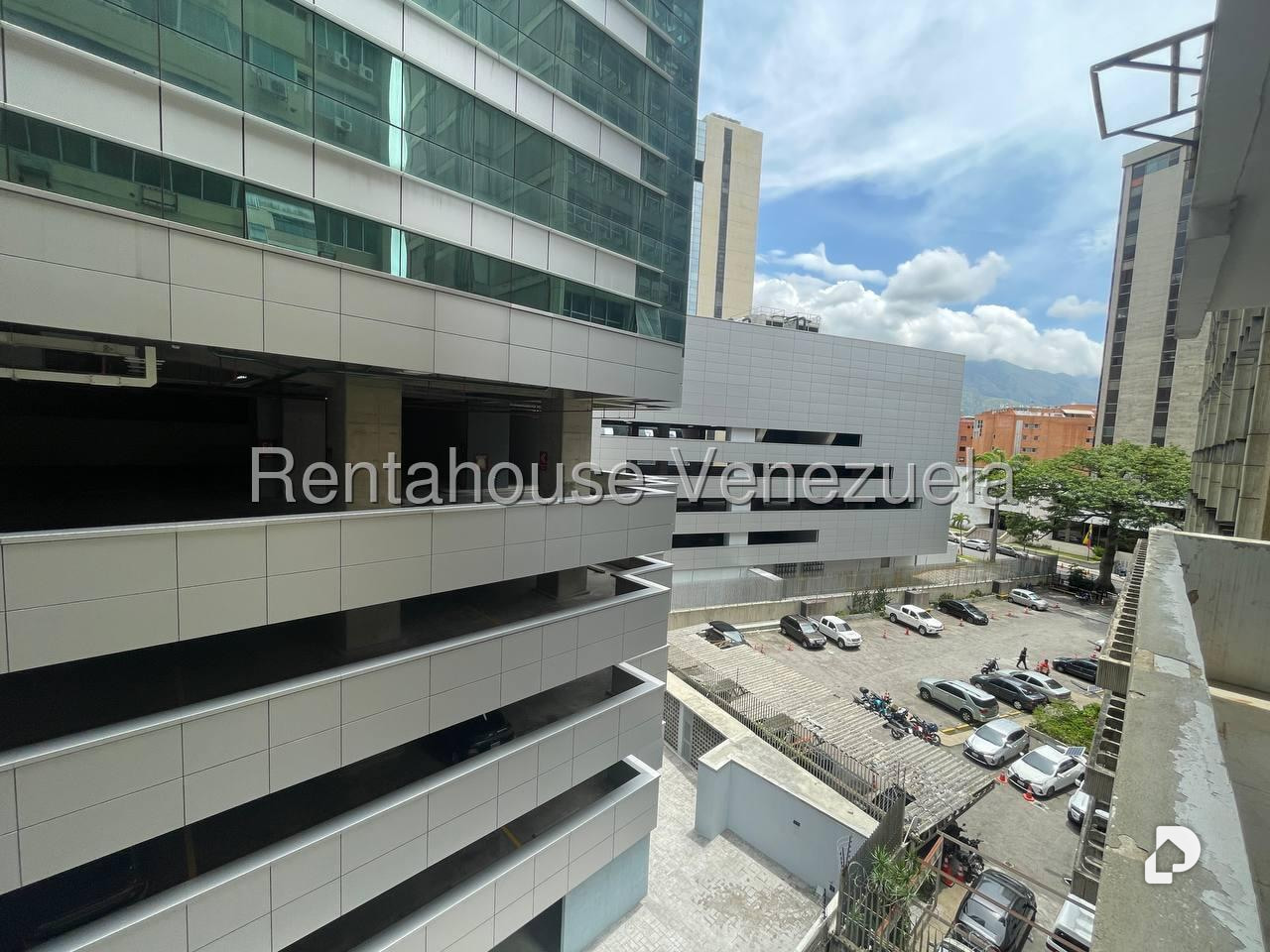 Oficina en El Rosal, Caracas – 11