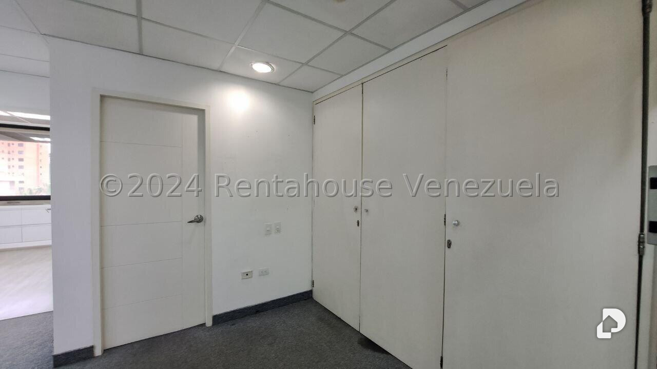 Oficina en El Rosal, Caracas – 12