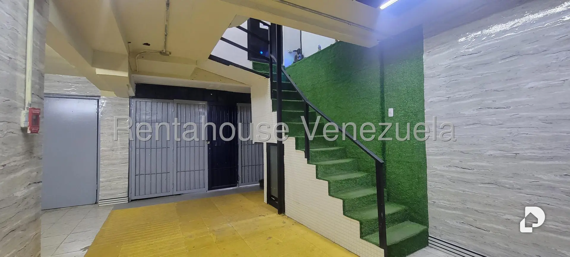 Local comercial en La Campiña, Caracas – 3
